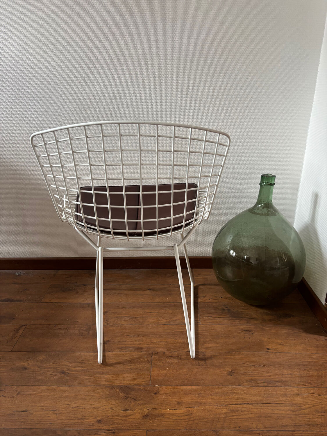 Harry Bertoia White Wire Chair with Leather Cushion