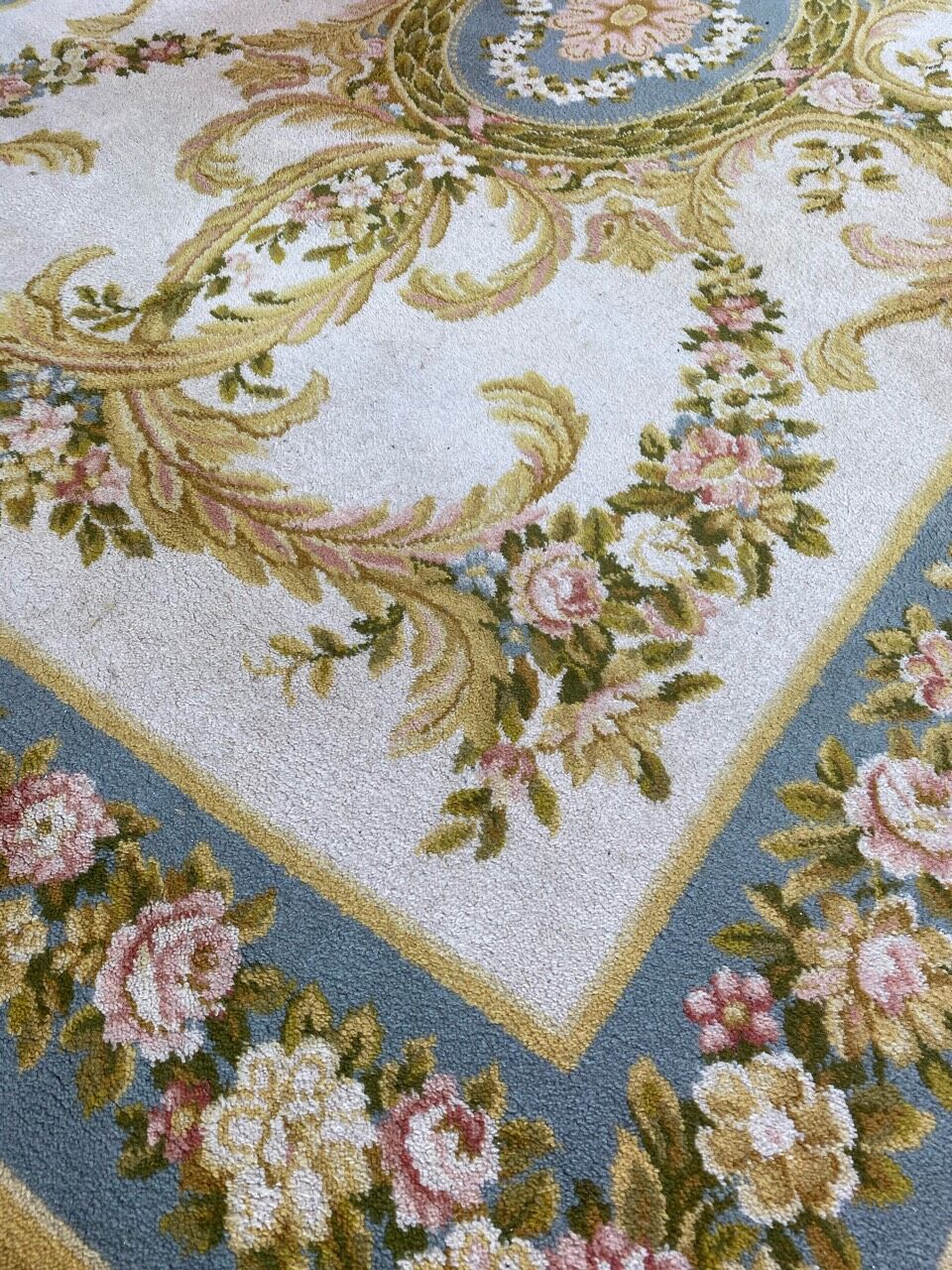 Vintage soapy style carpet with 200x300