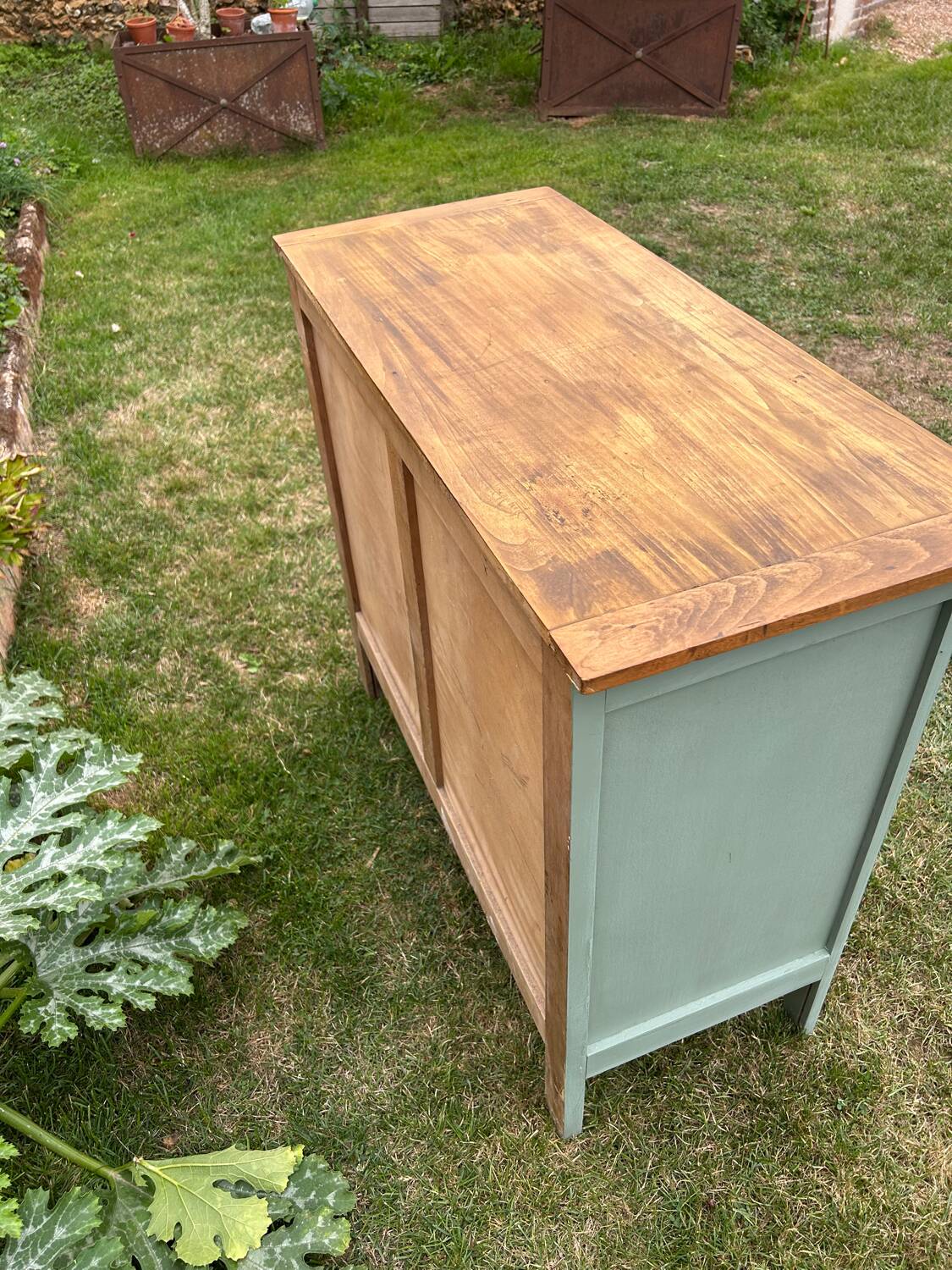 Buffet parisien vintage couleur vert cèdre