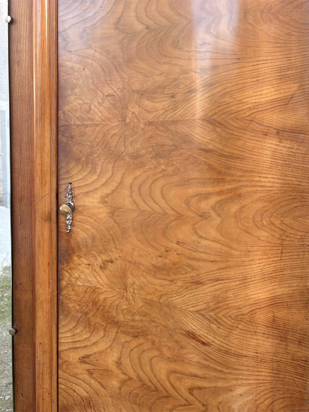 Art Deco wardrobe in flame walnut with central mirror – French elegance