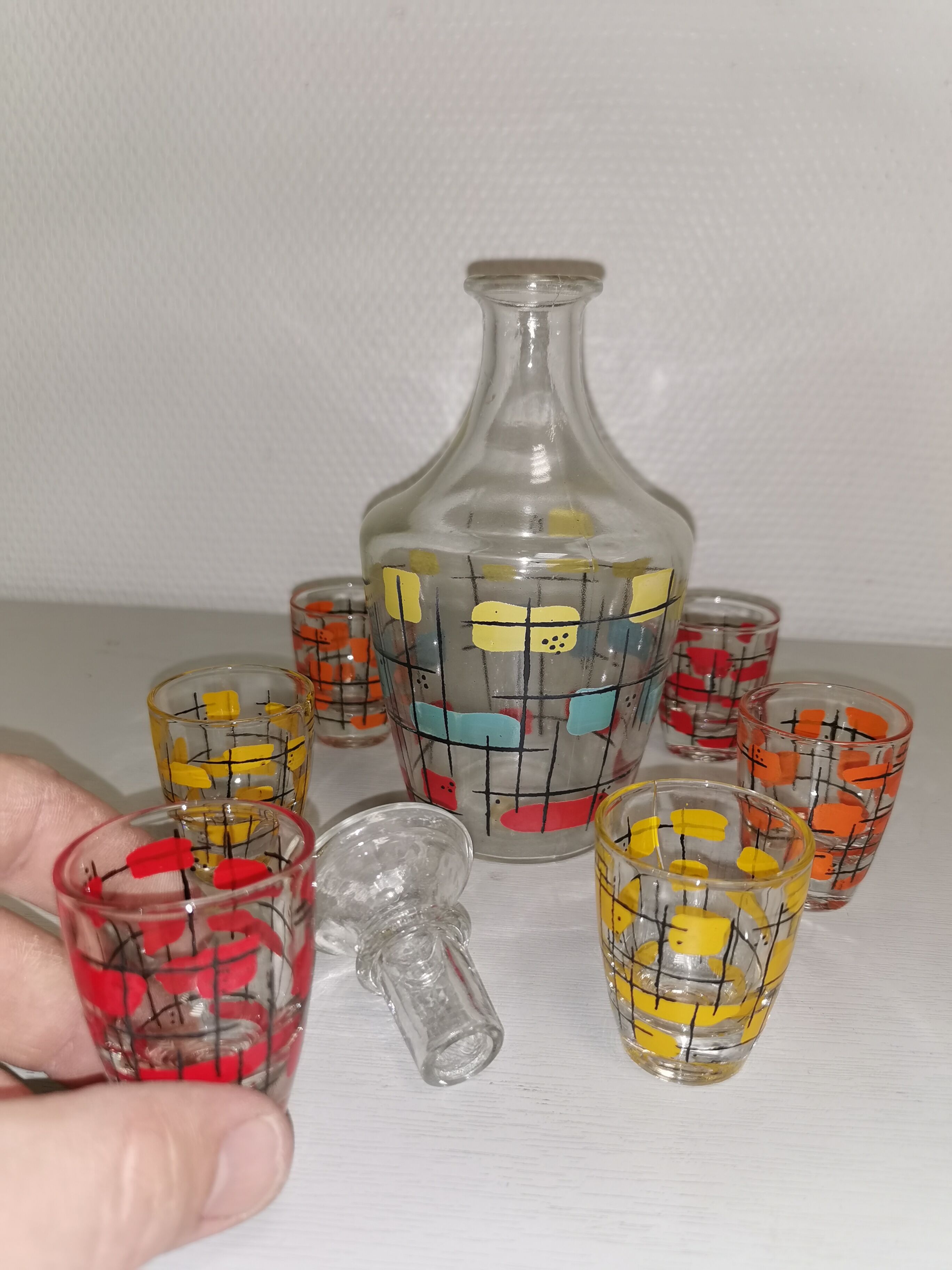 Vintage Liquor / Digestive Service 50 60 .  6 glasses and 1 carafe