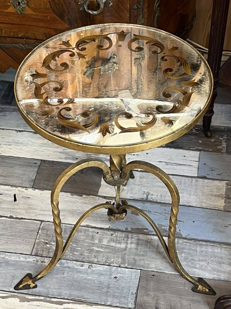 Pair of small side tables or end tables in gilded wrought iron, typical of the 1950s/1960s.