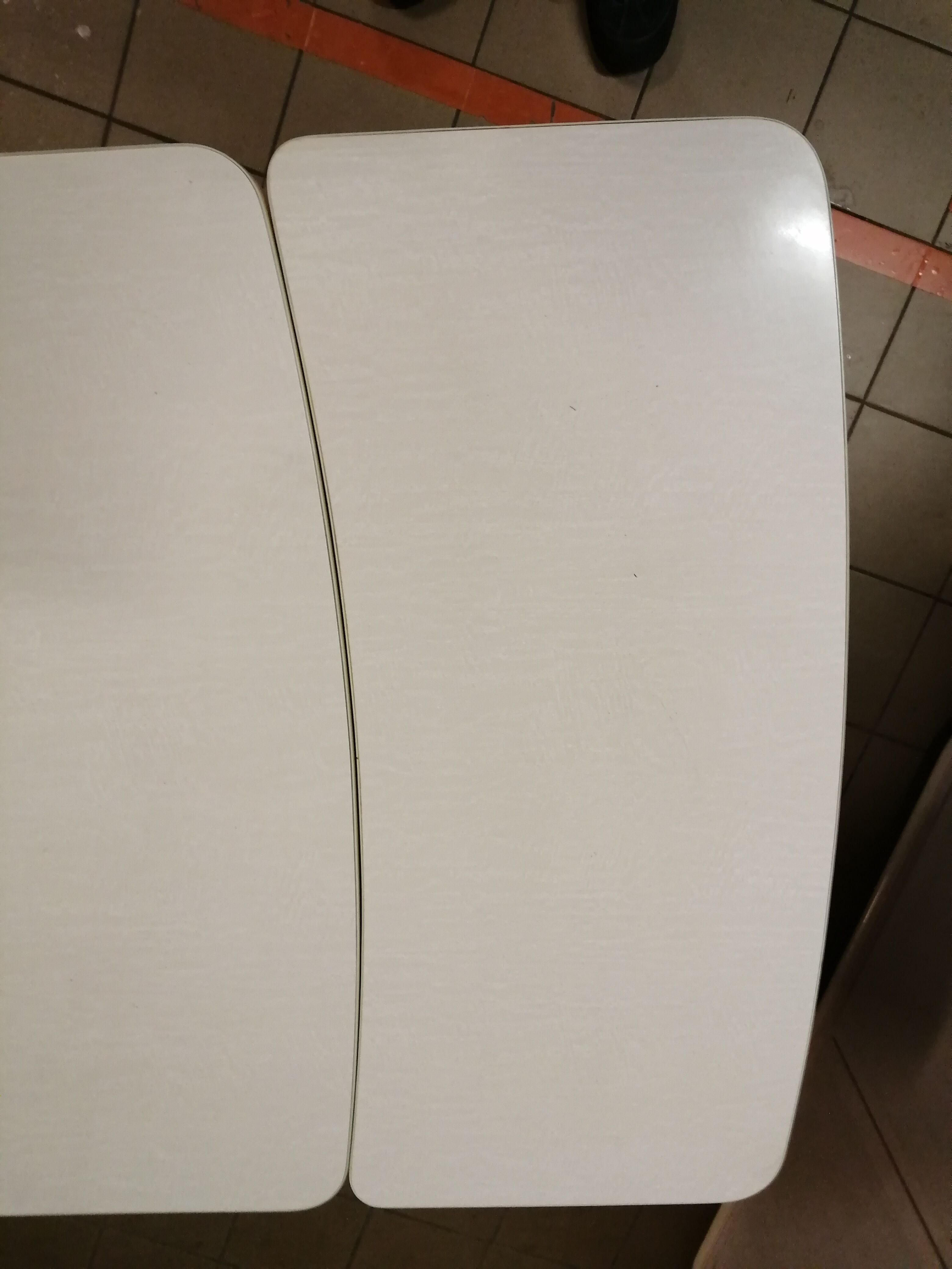 Vanilla formica table - Vintage