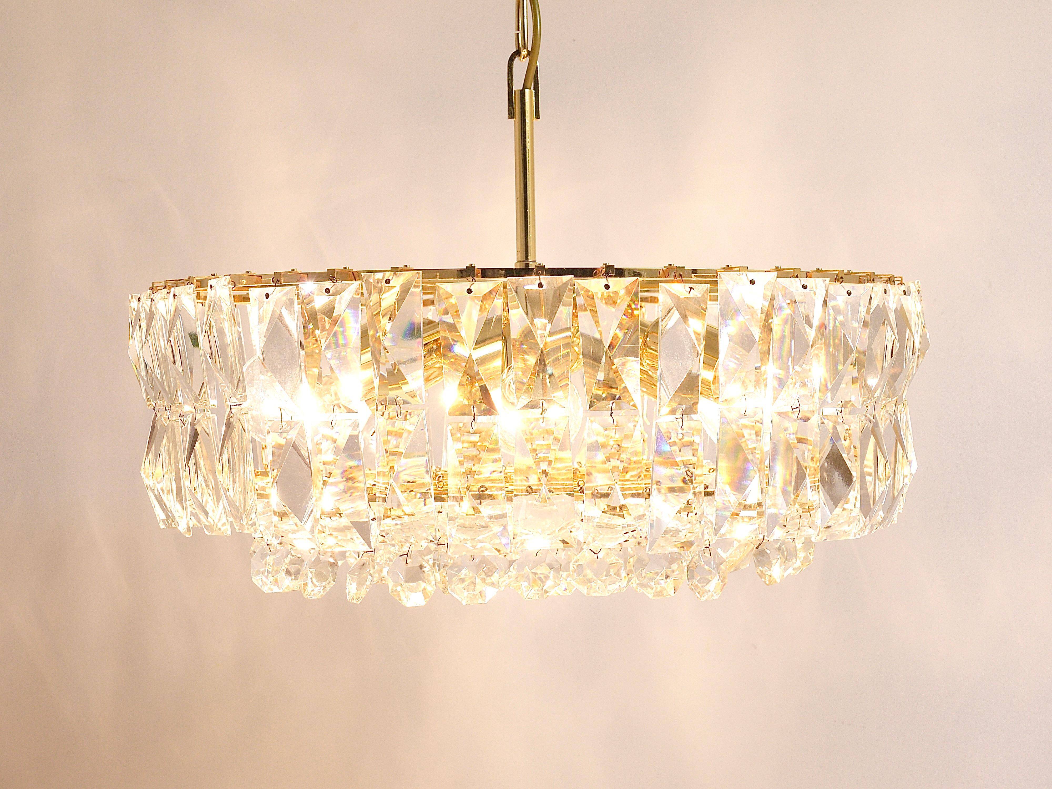 Bakalowits Vienna Grand Chandelier in Gilded Brass and Crystal Glass, Austria, 1970s
