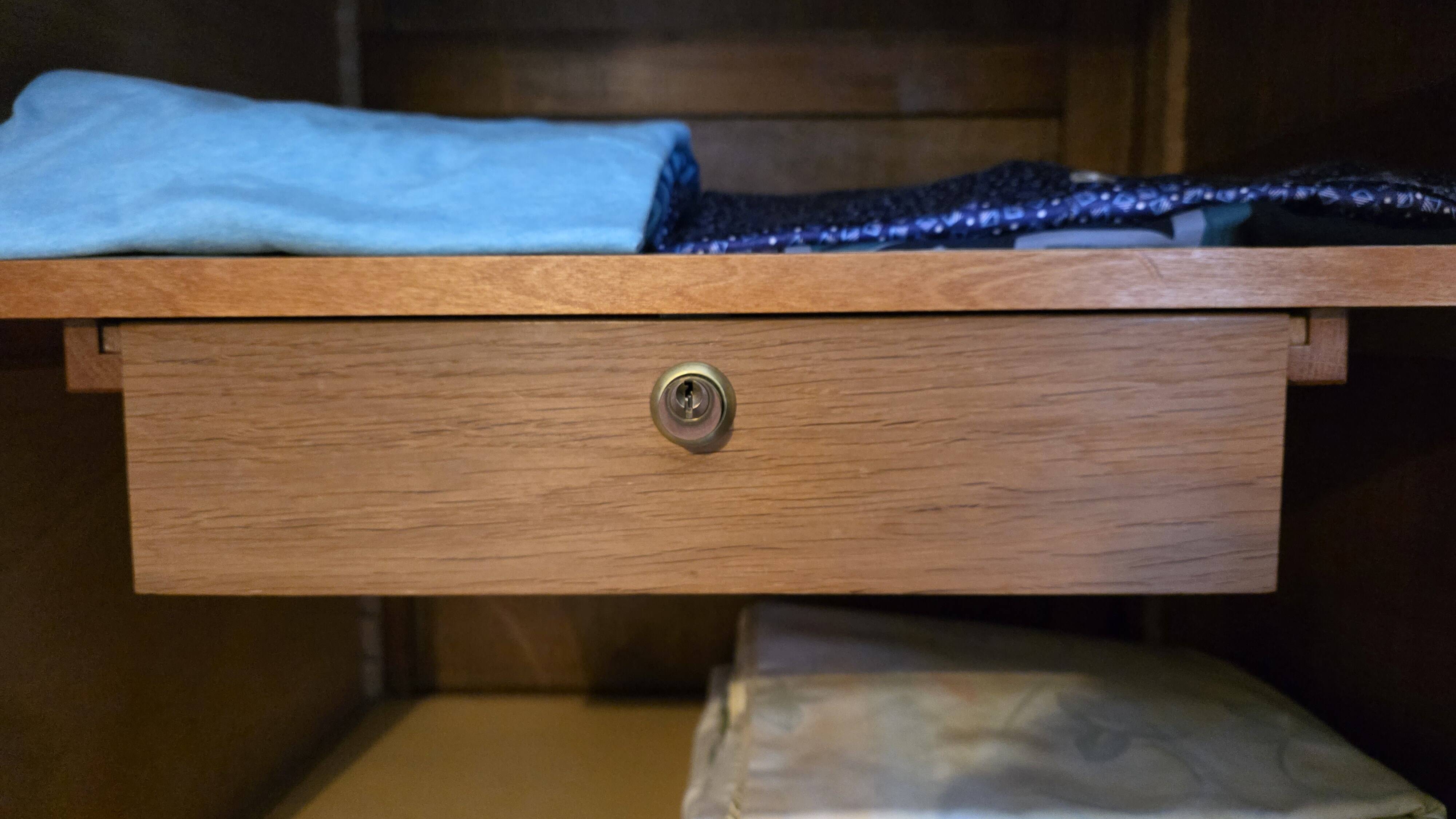 Armoire en merisiera