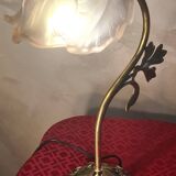 Art Nouveau bronze petal lamp with molded glass, 28 x 34 cm. Electricity OK