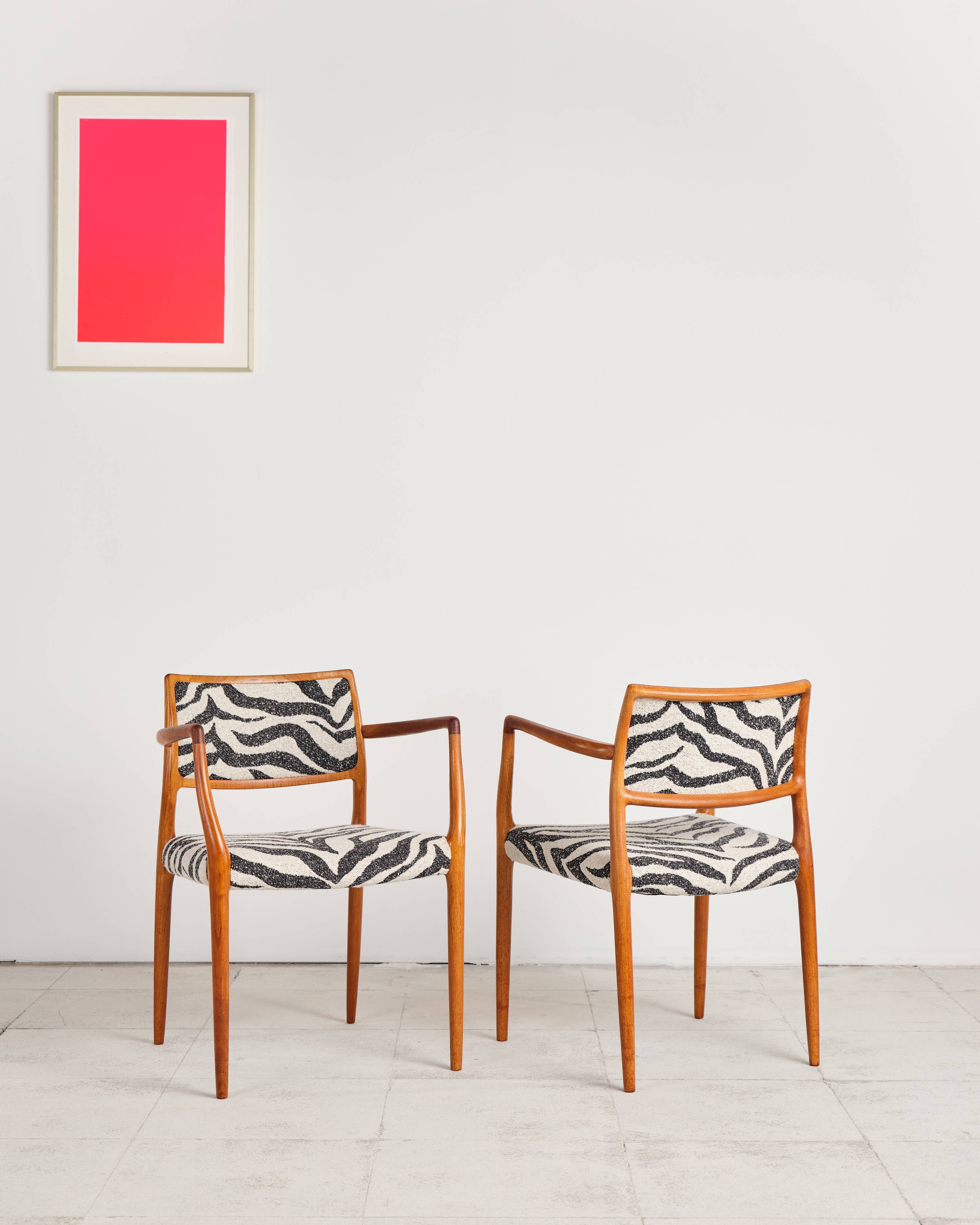Ensemble de 2 fauteuils danois Niels O. Møller, modèle 65, design du milieu