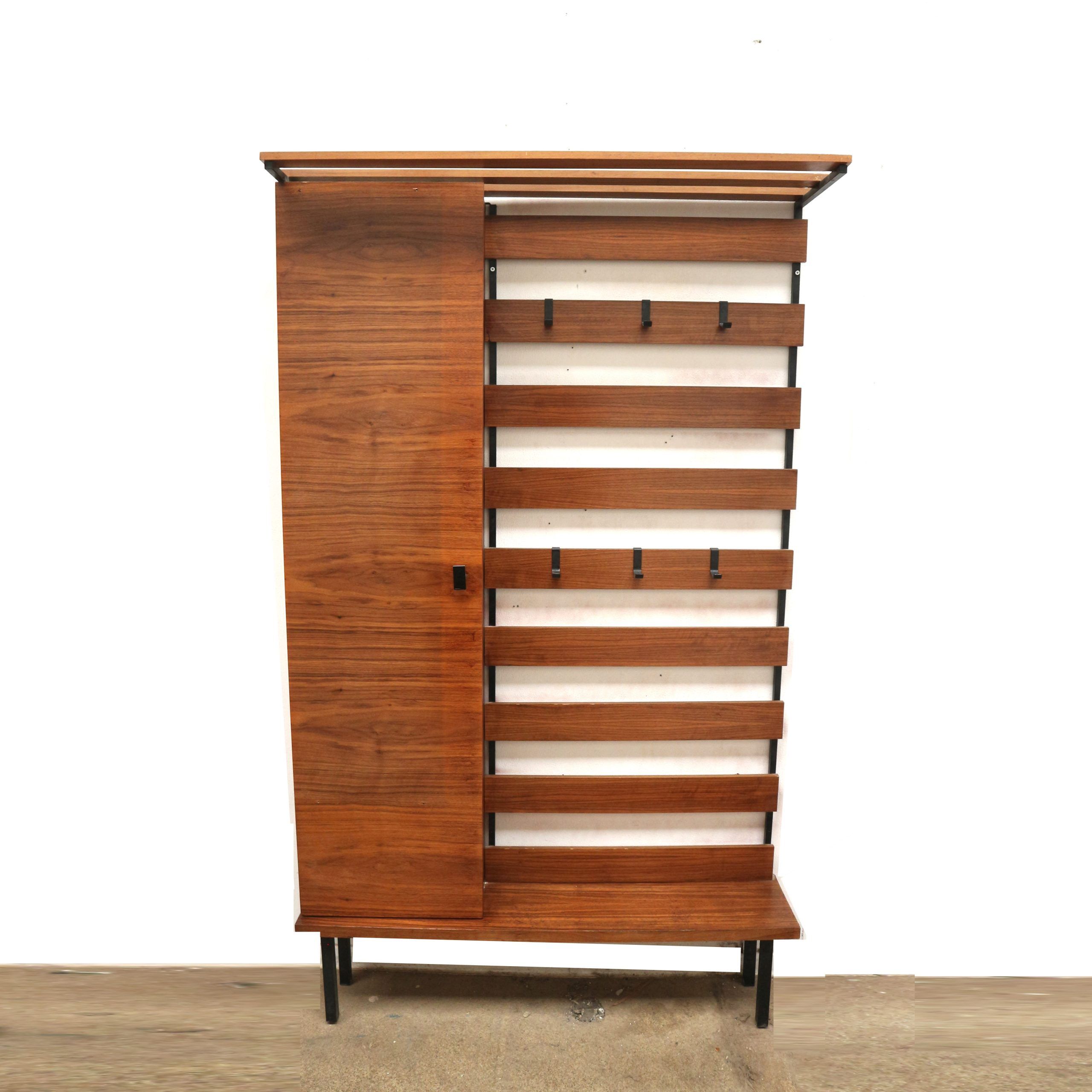 Cabinet de couloir vintage des années 1960 avec porte-manteau et meuble à chaussures.
