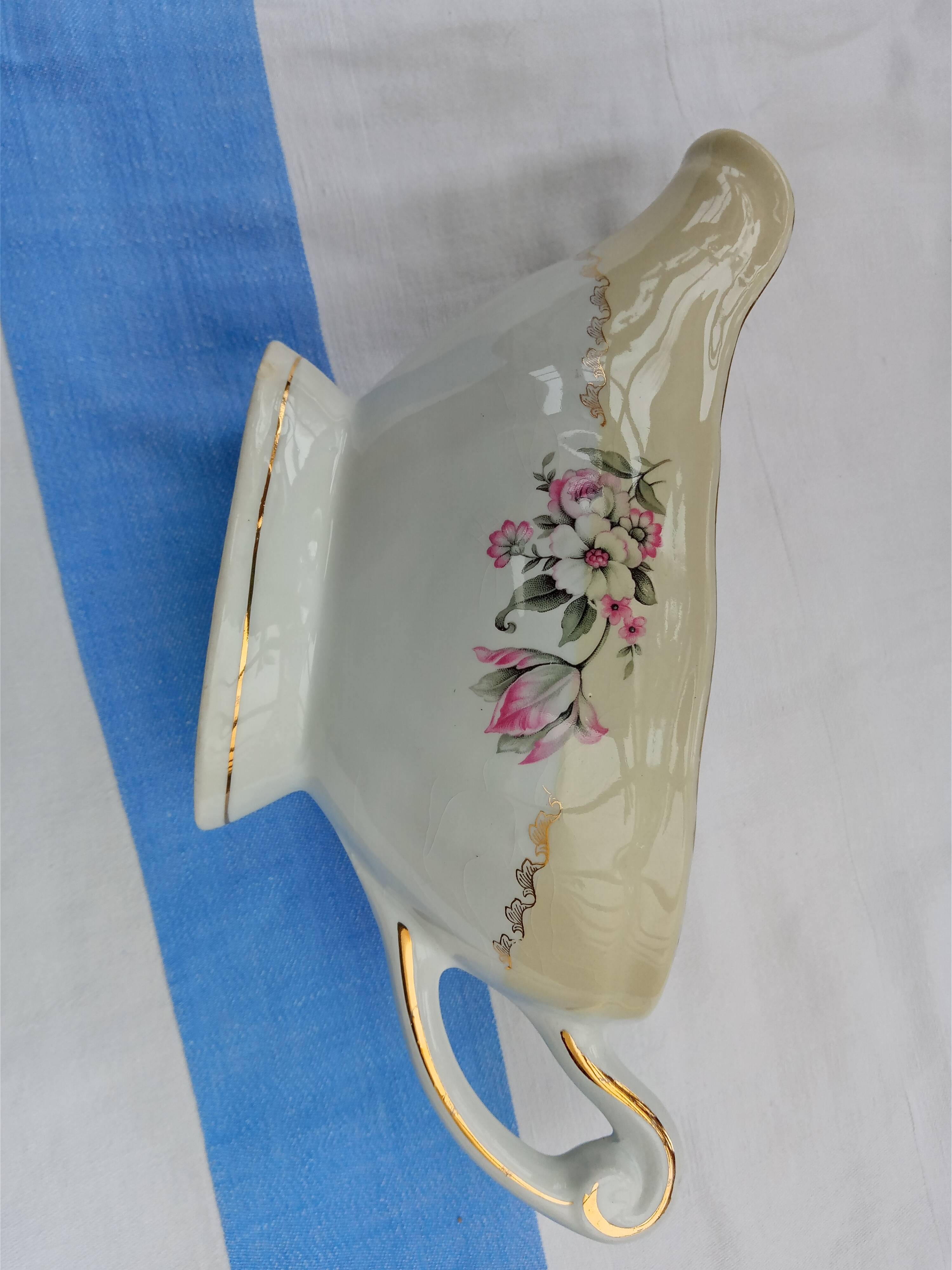 Set of 3 dishes and sauce boat L'Amandinoise