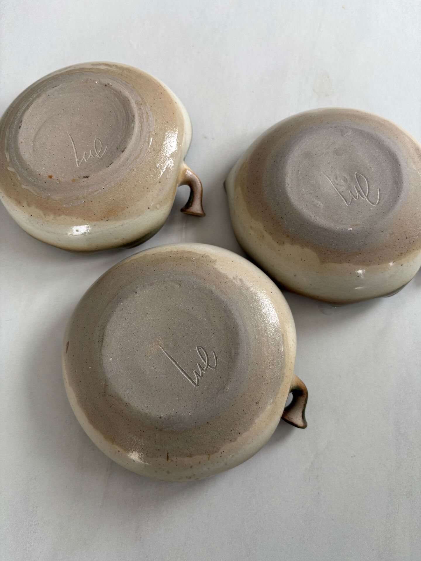 Set of 3 vintage ceramic leaf-shaped dishes, catchalls.