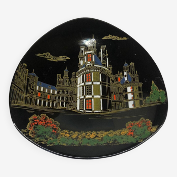 Plat en céramique de Longwy, décor Chambord par Valenti