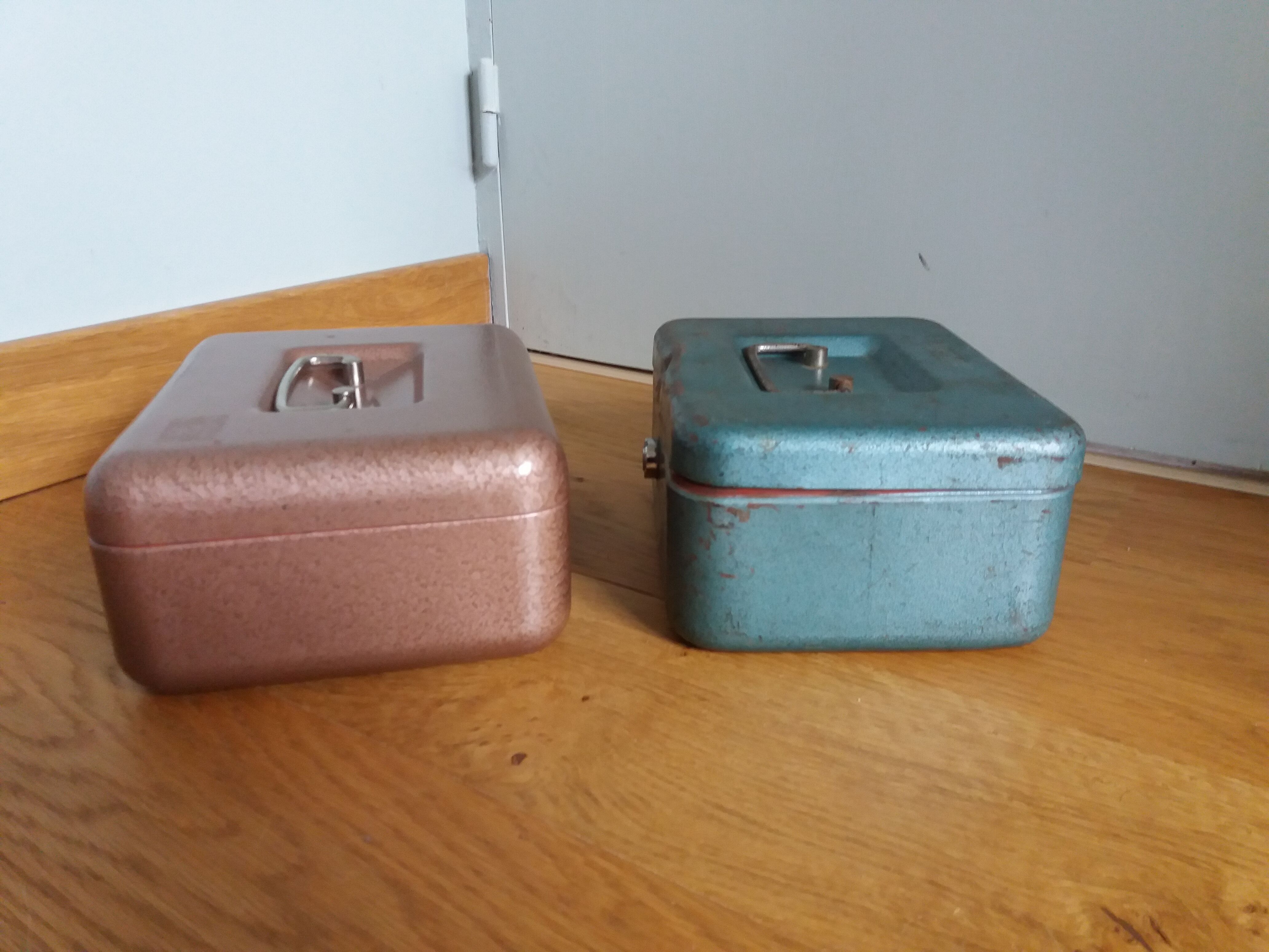 Empty storage boxes industrial style pocket