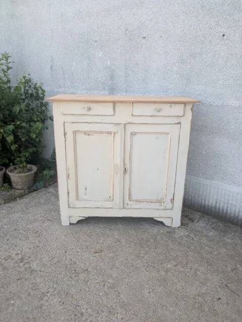 White Parisian buffet