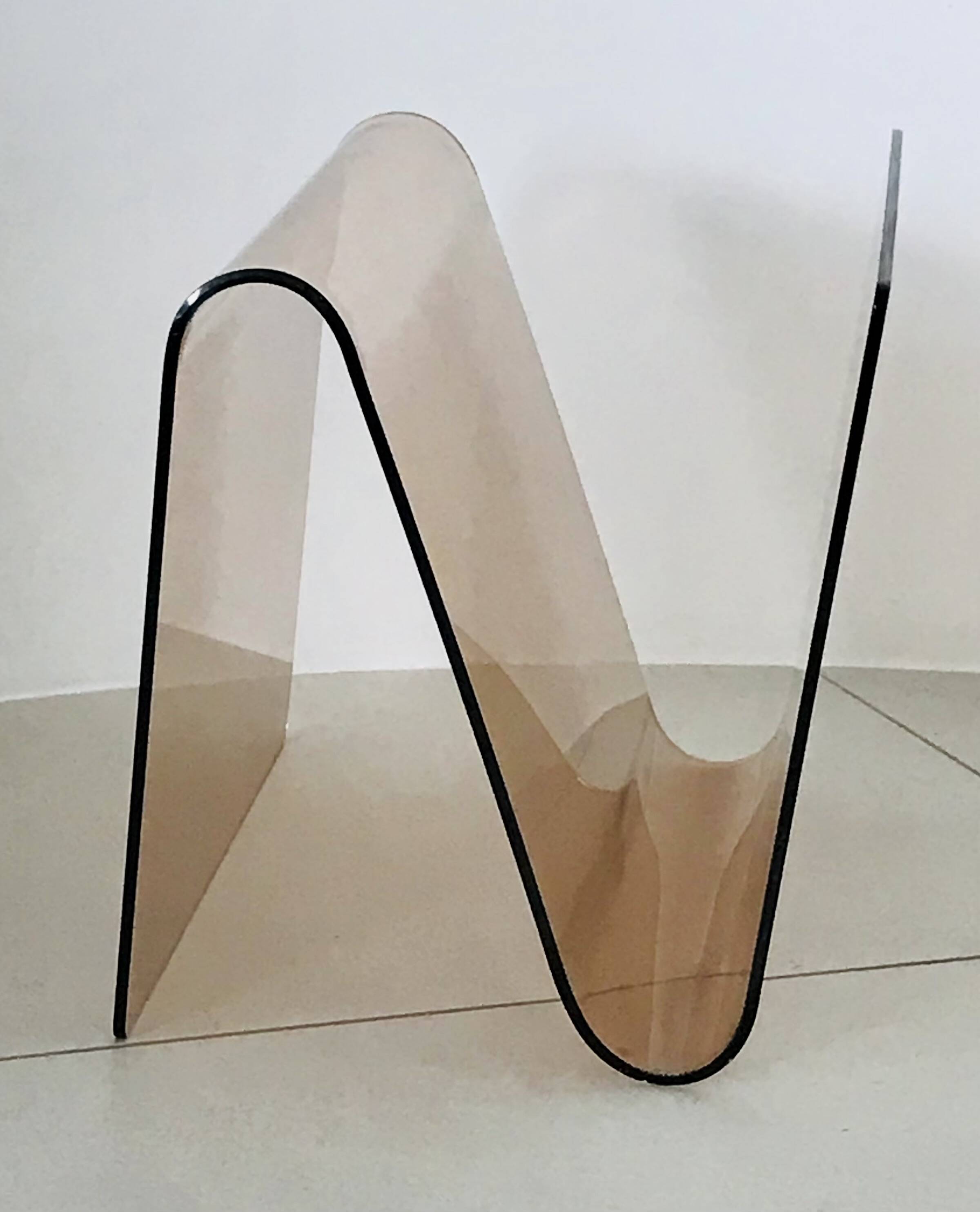 S-shaped magazine rack in altuglas by Michel Dumas, France, 1970s