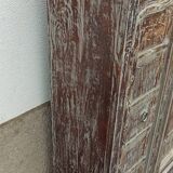 Armoire en bois ancien avec deux portes