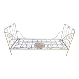 Foldable wrought iron bed from the late 19th century.