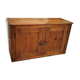 Old low buffet