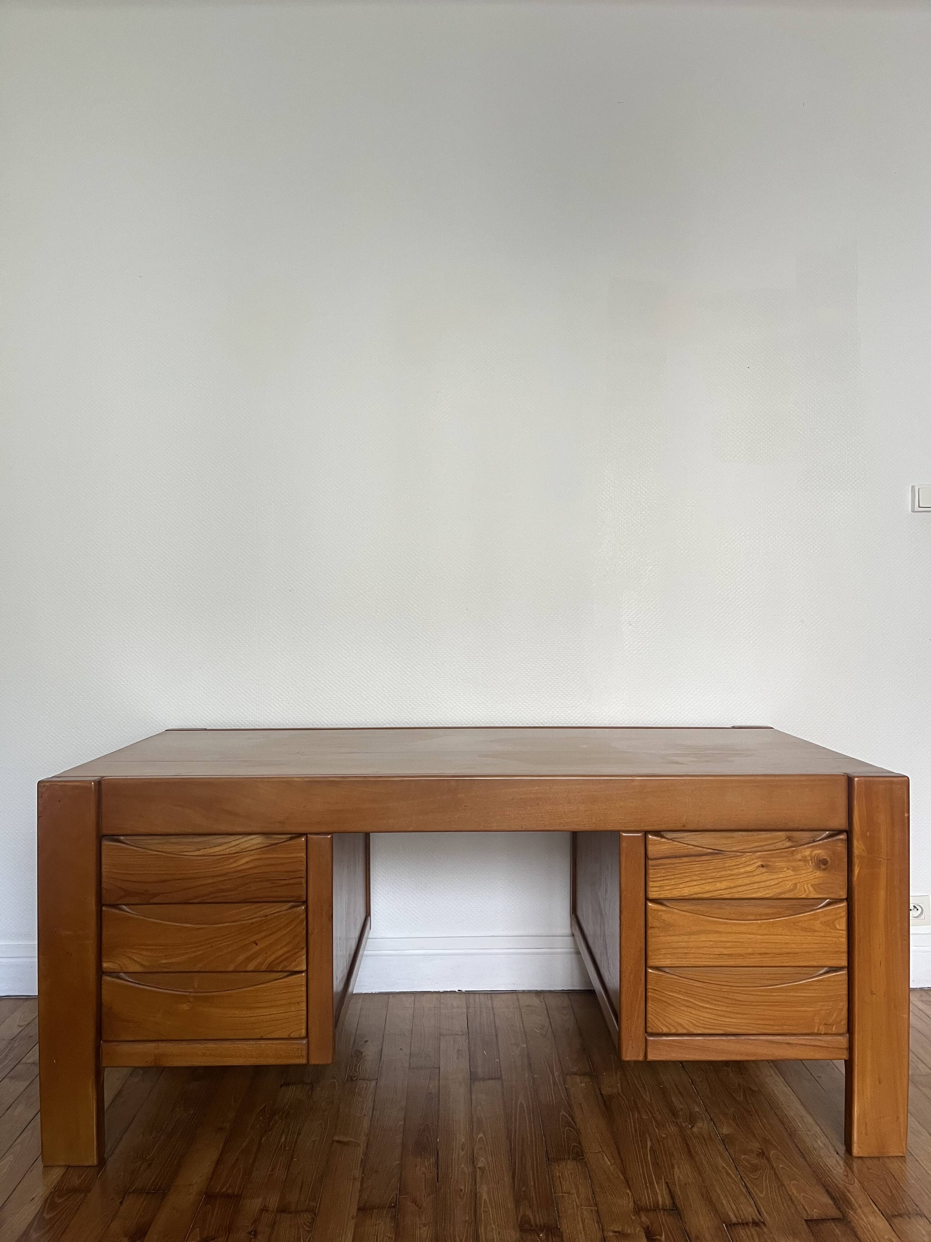 Bureau en orme de la Maison Regain