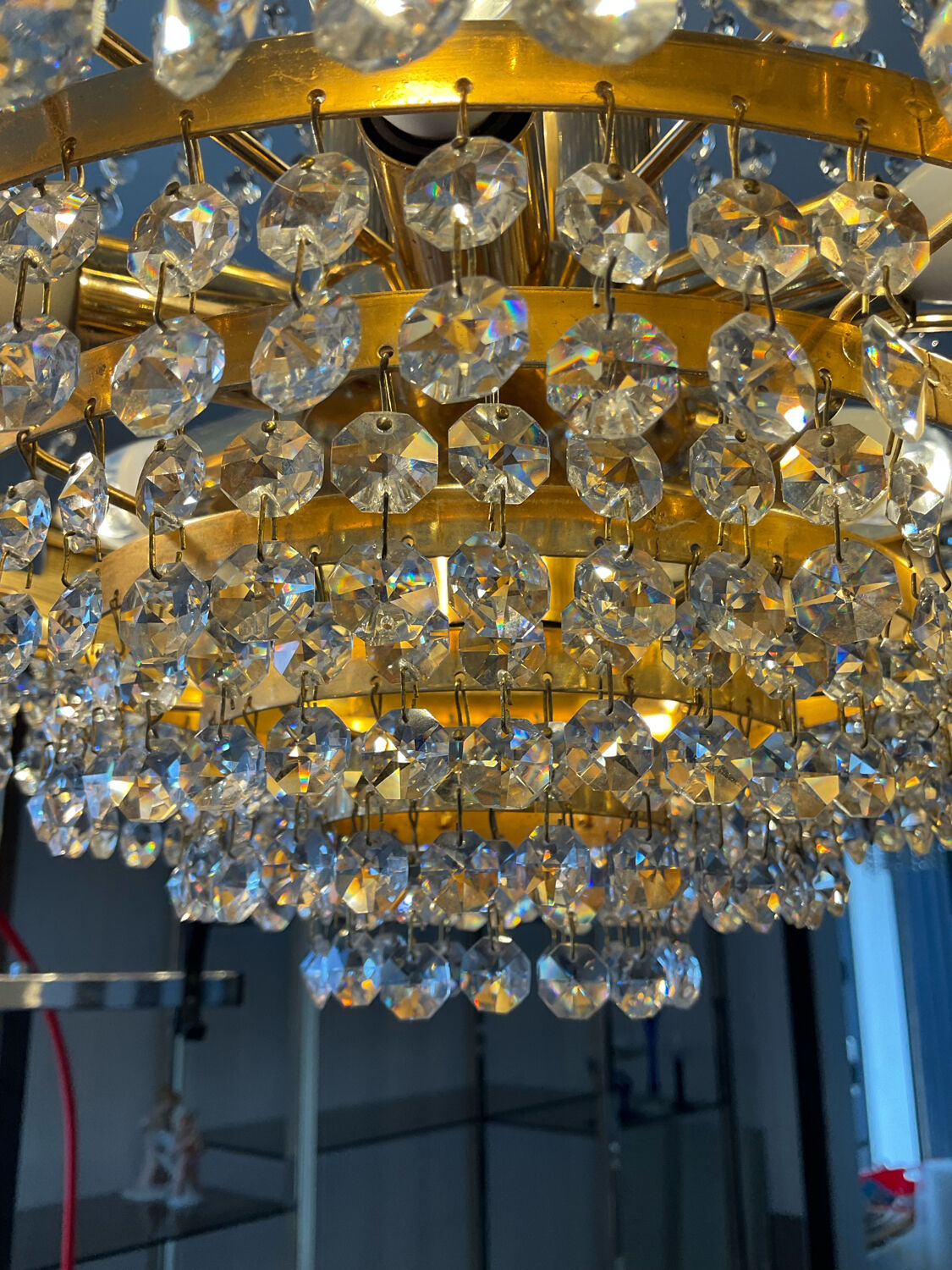 Lustre cascade en bronze et pampilles de cristal