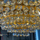 Lustre cascade en bronze et pampilles de cristal