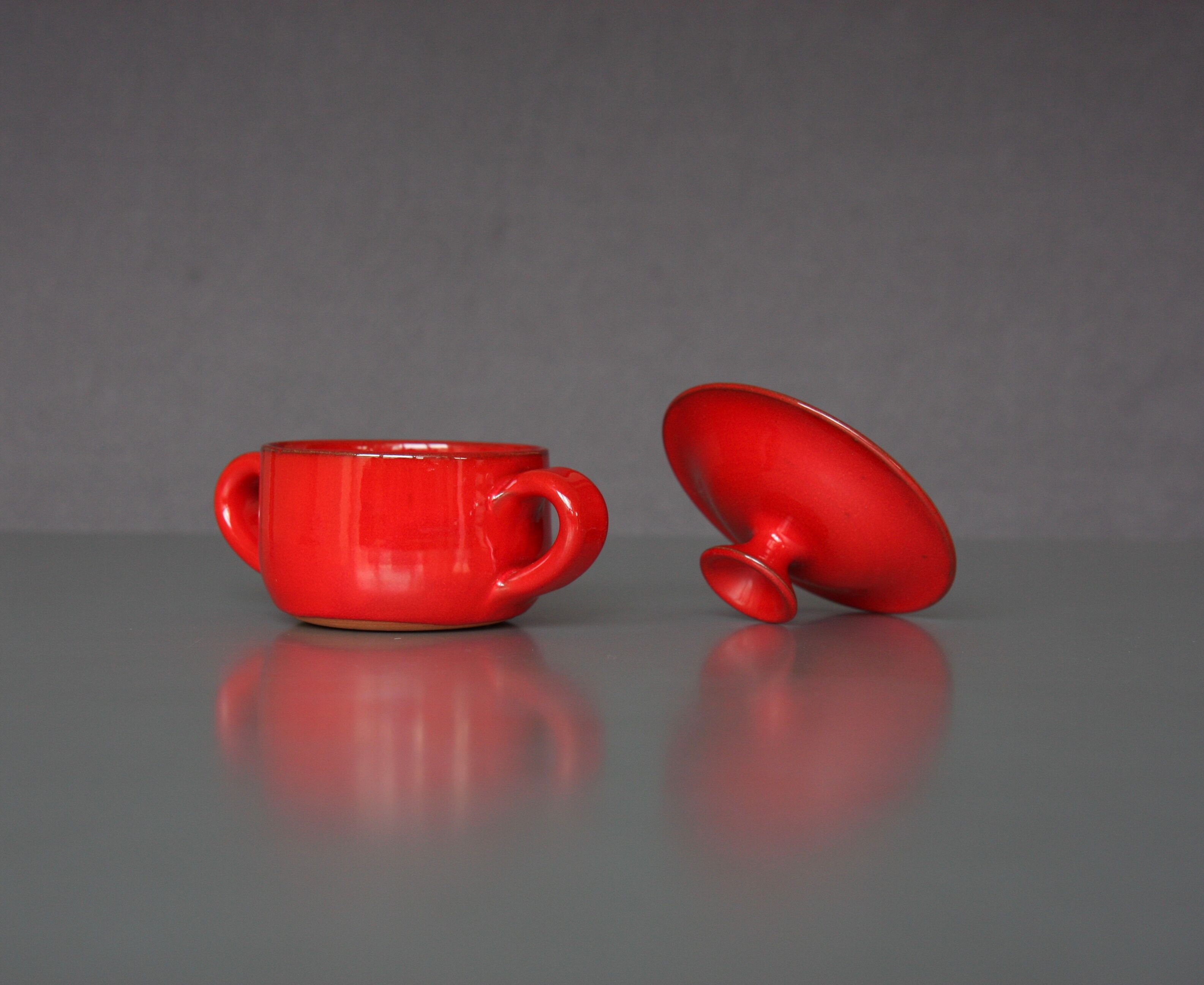 Small pot covered red 11 cm, Robert Picault, Vallauris