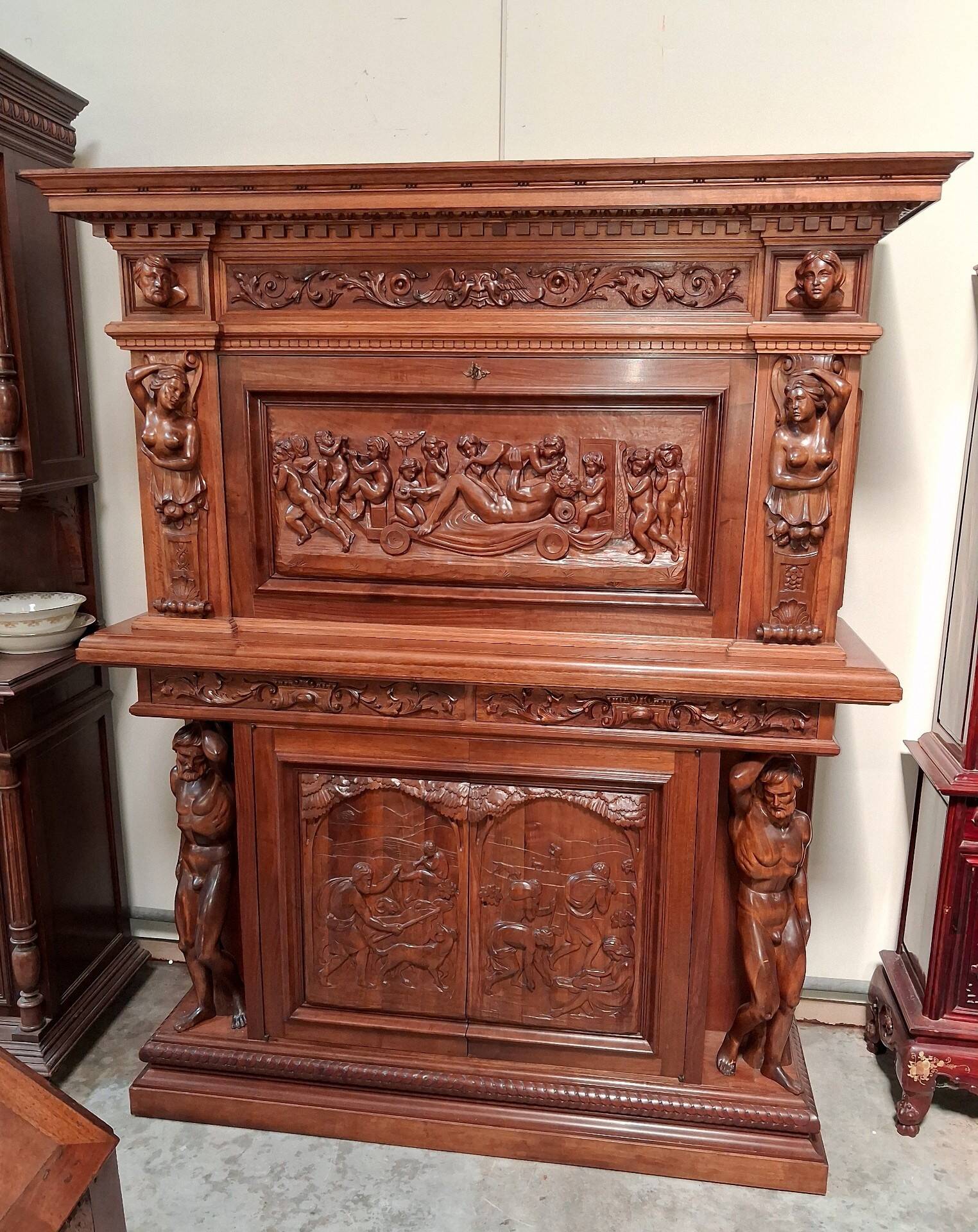 Secrétaire à abattant de style Renaissance, XIXe siècle