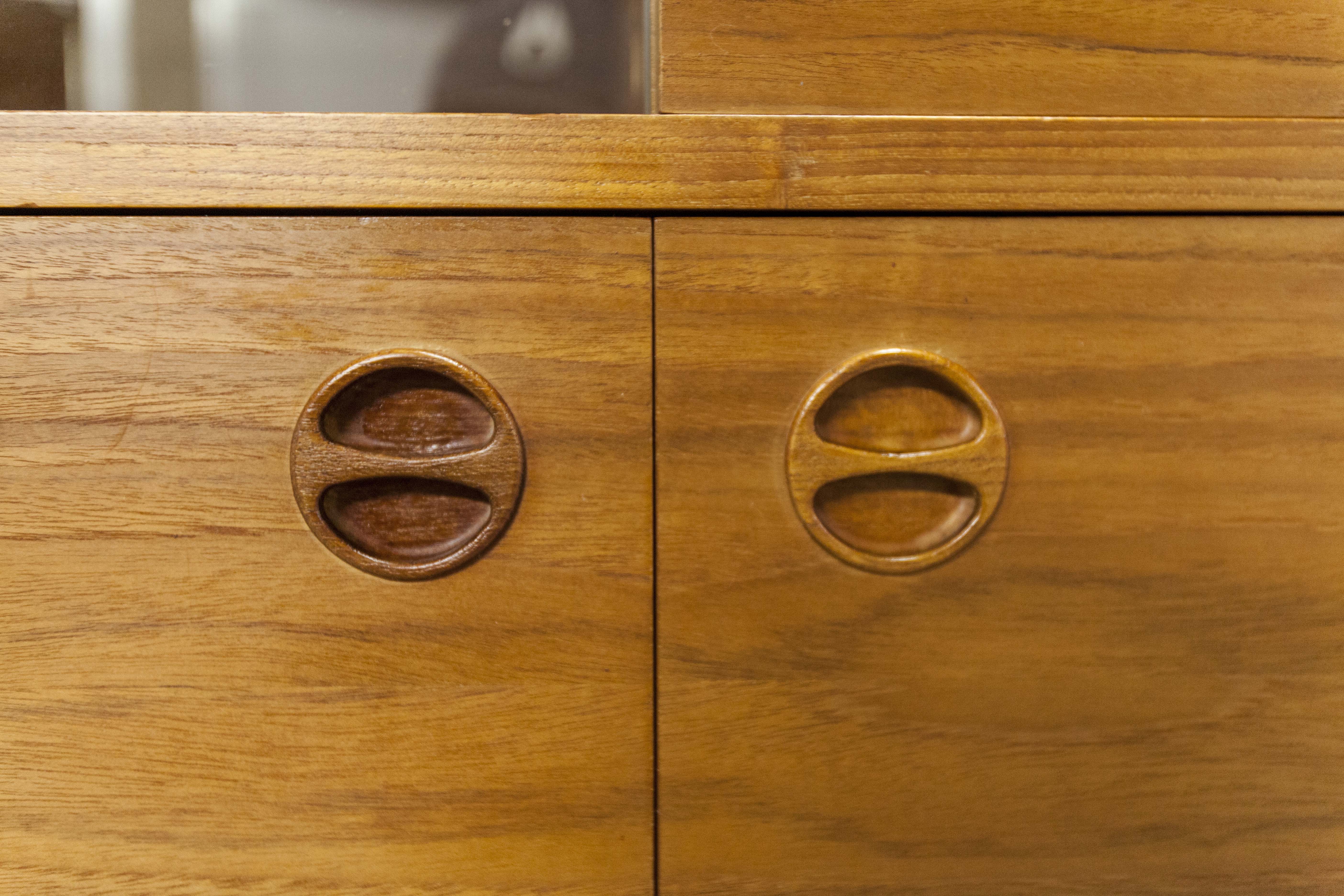 Scandinavian high enfilade 1960 solid teak