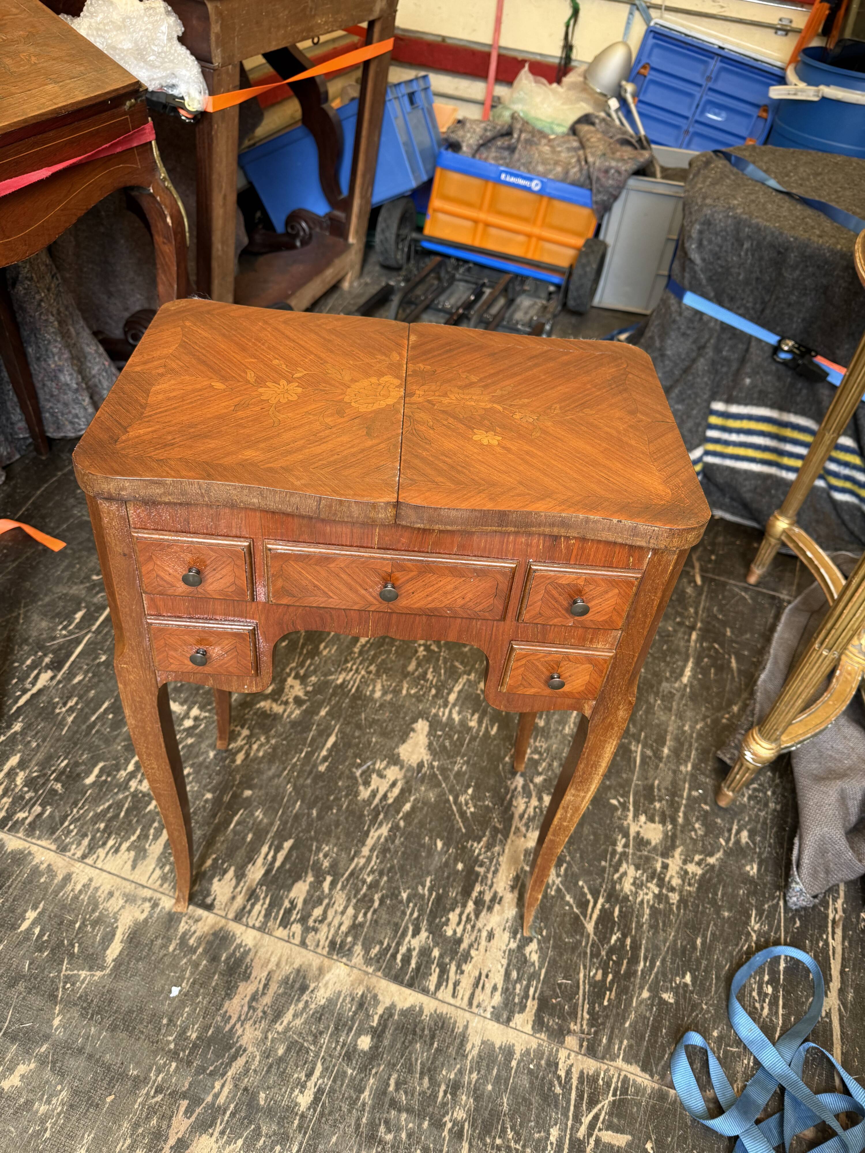 Small 19th century dressing table