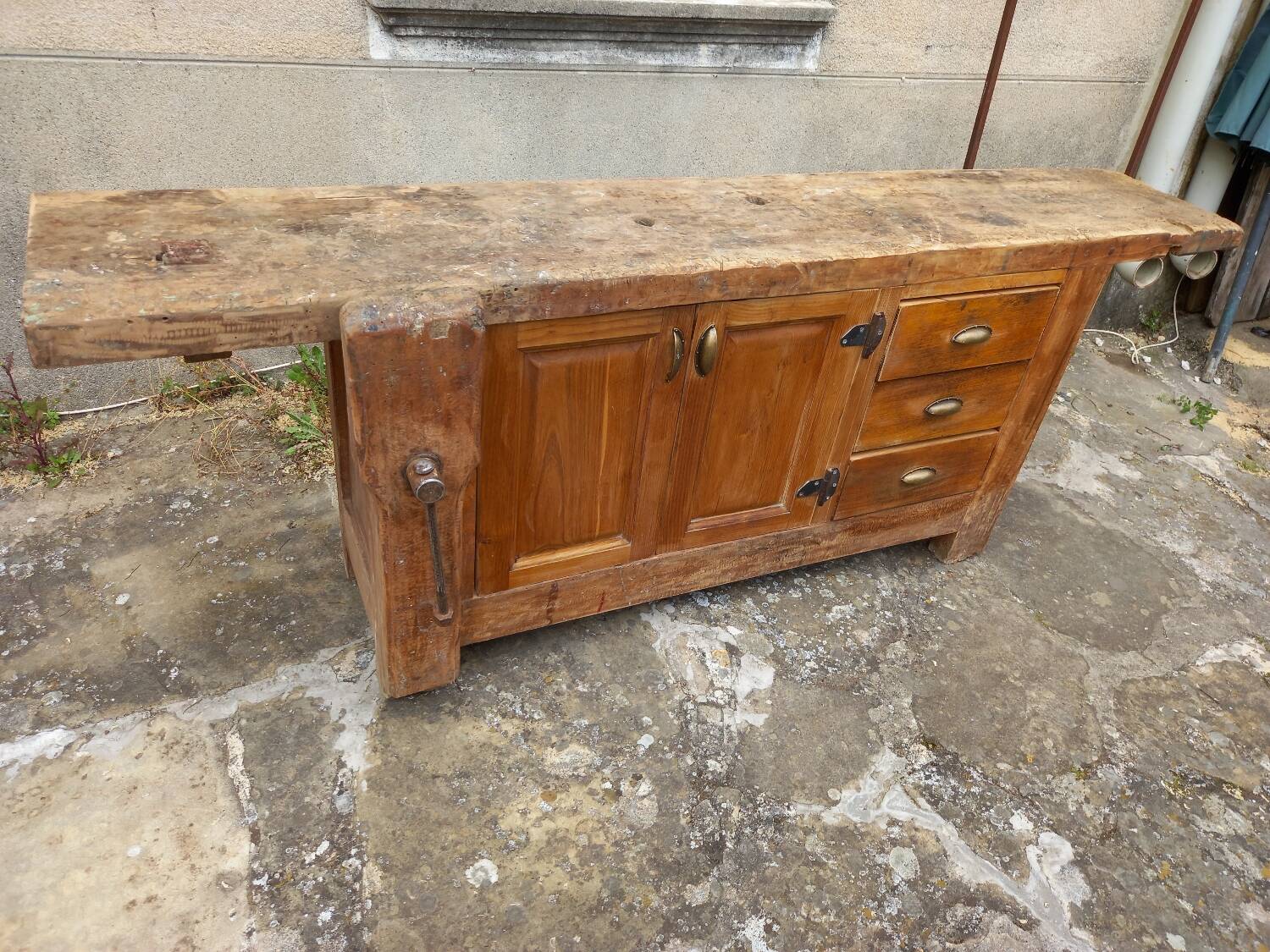 Carpenter's workbench