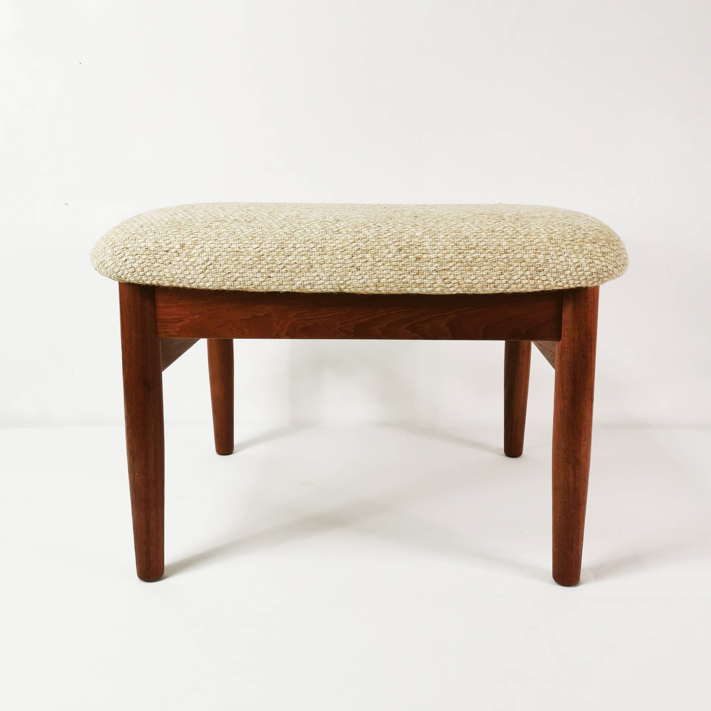 Modernist designer armchair, Cado, designed by Arne Vodder, Denmark, 1960s.
