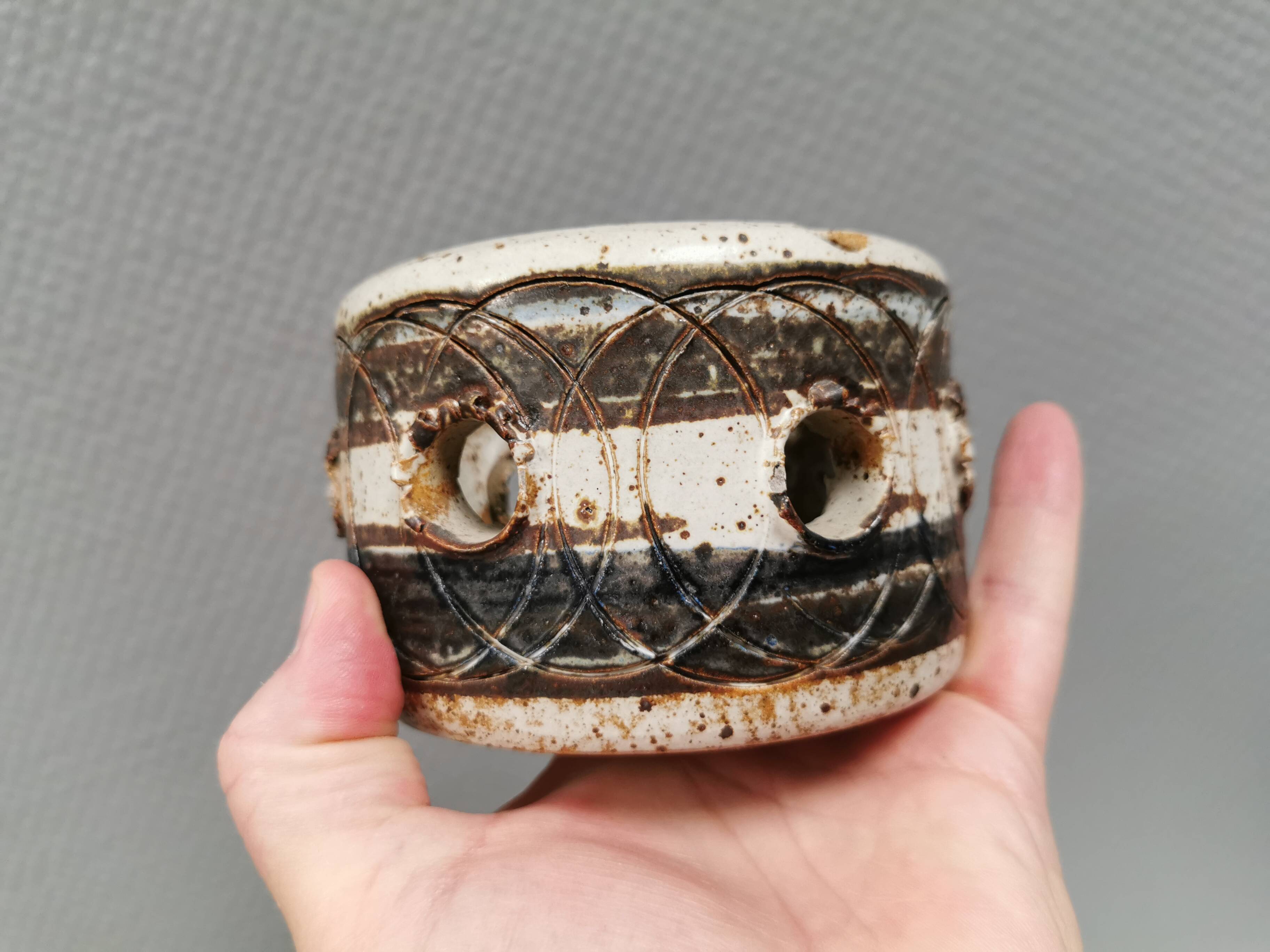 Beautiful ceramic candle holder for tealights.