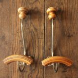 Pair butterfly hooks locust ball wood