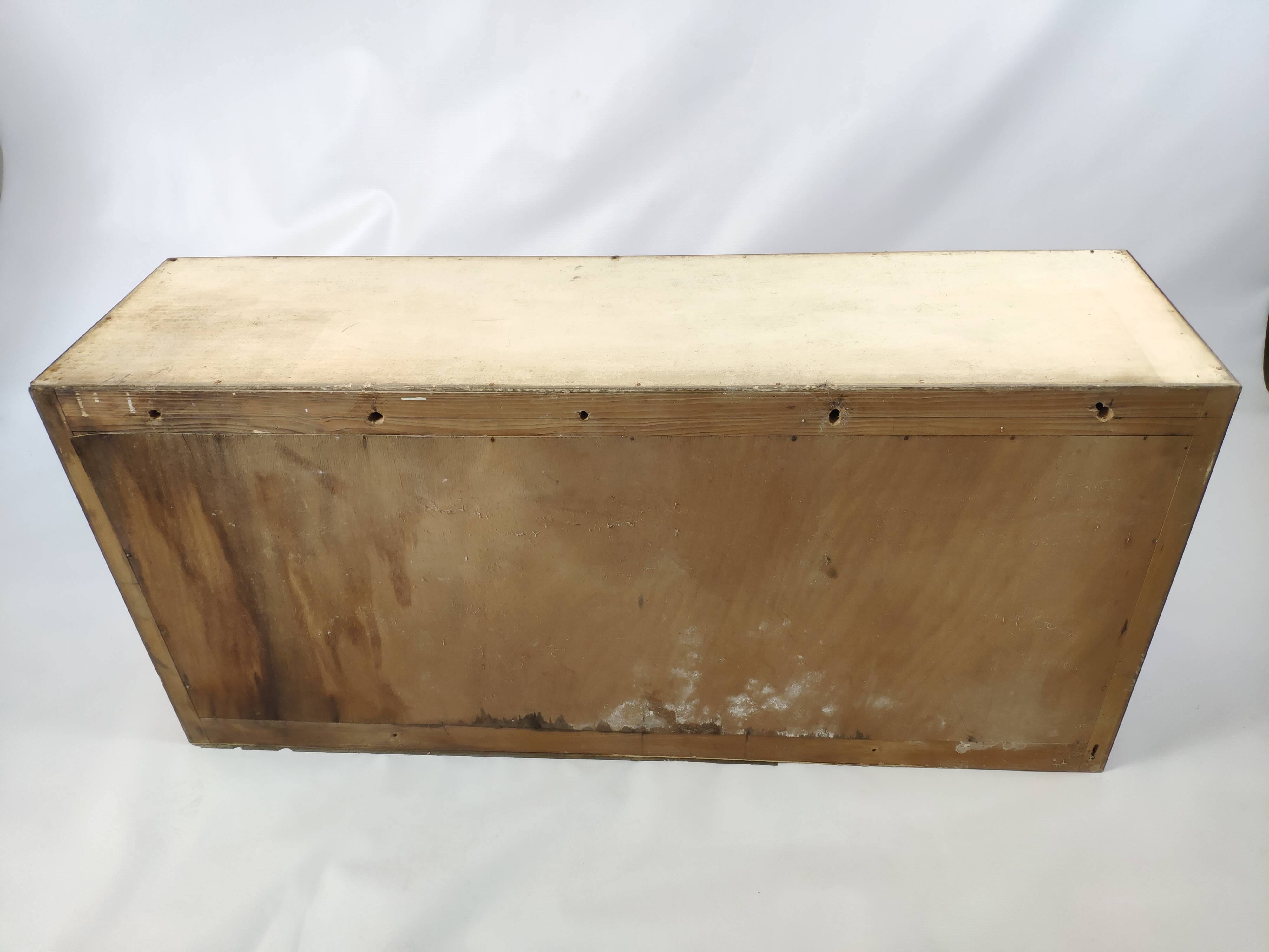 Meuble haut de cuisine en formica rouge