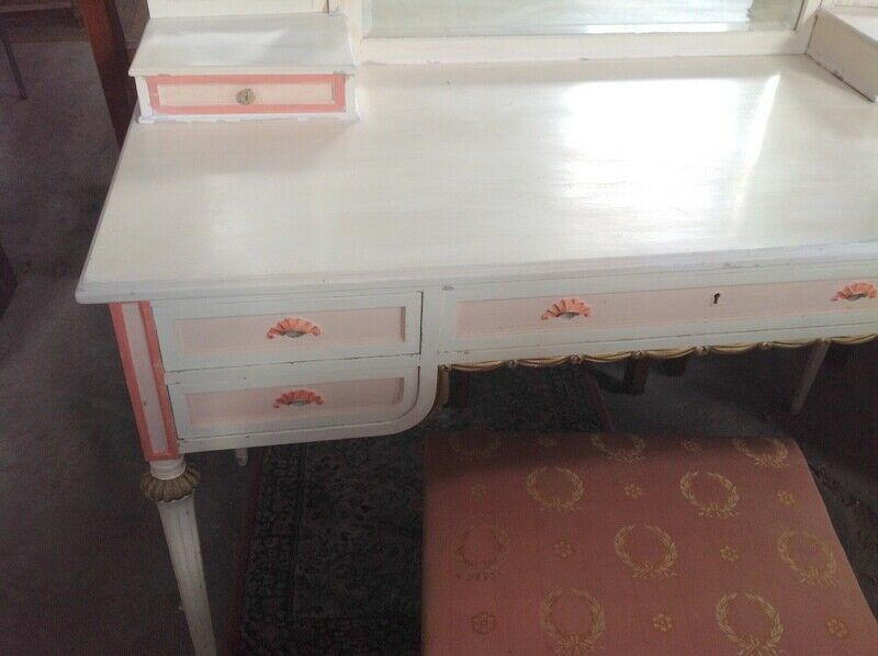 Old dressing table 1900 mirror 3 shutters