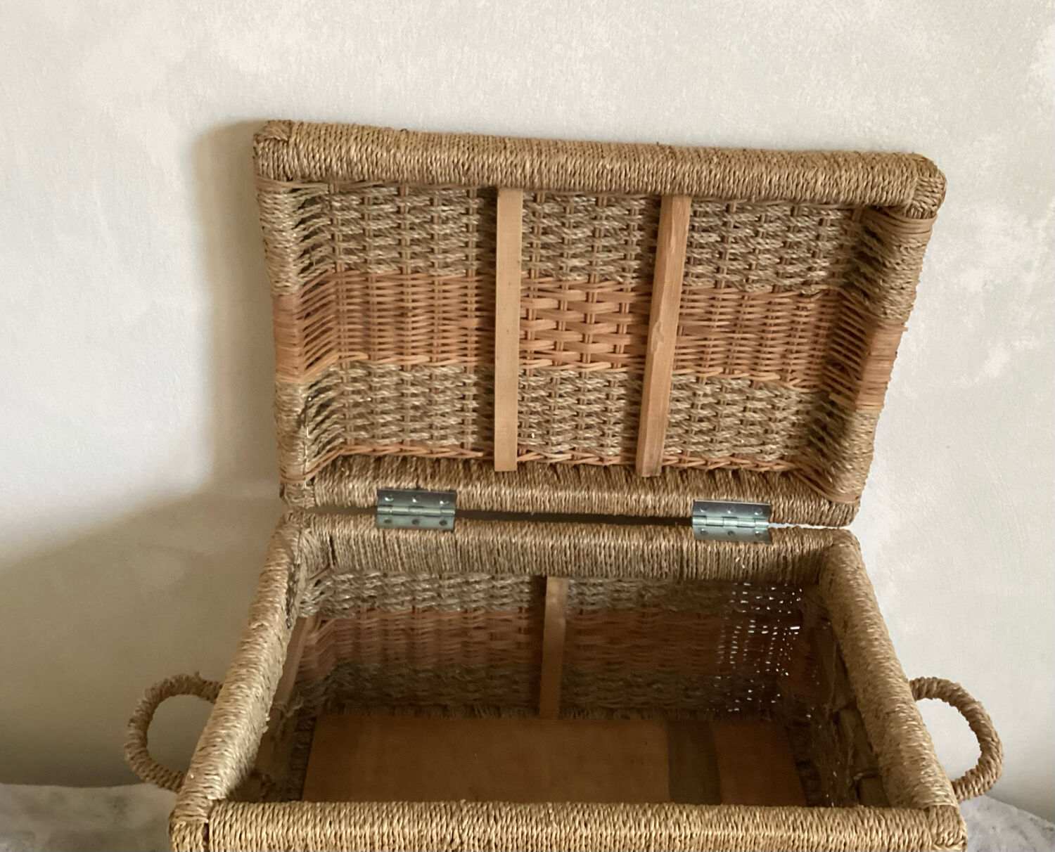 Coffre rotin et corde rafia structure bois - vintage