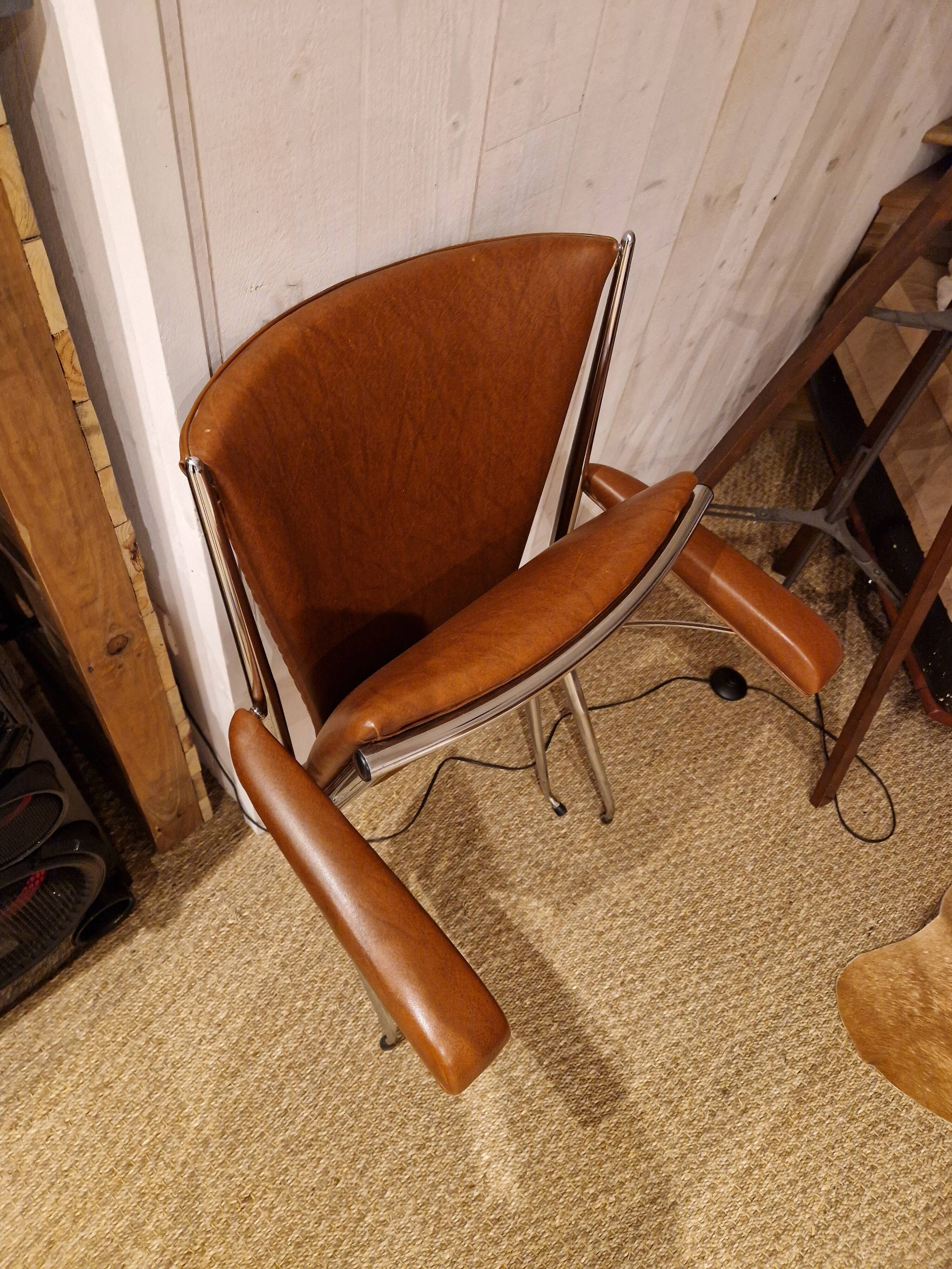 Leatherette folding armchair