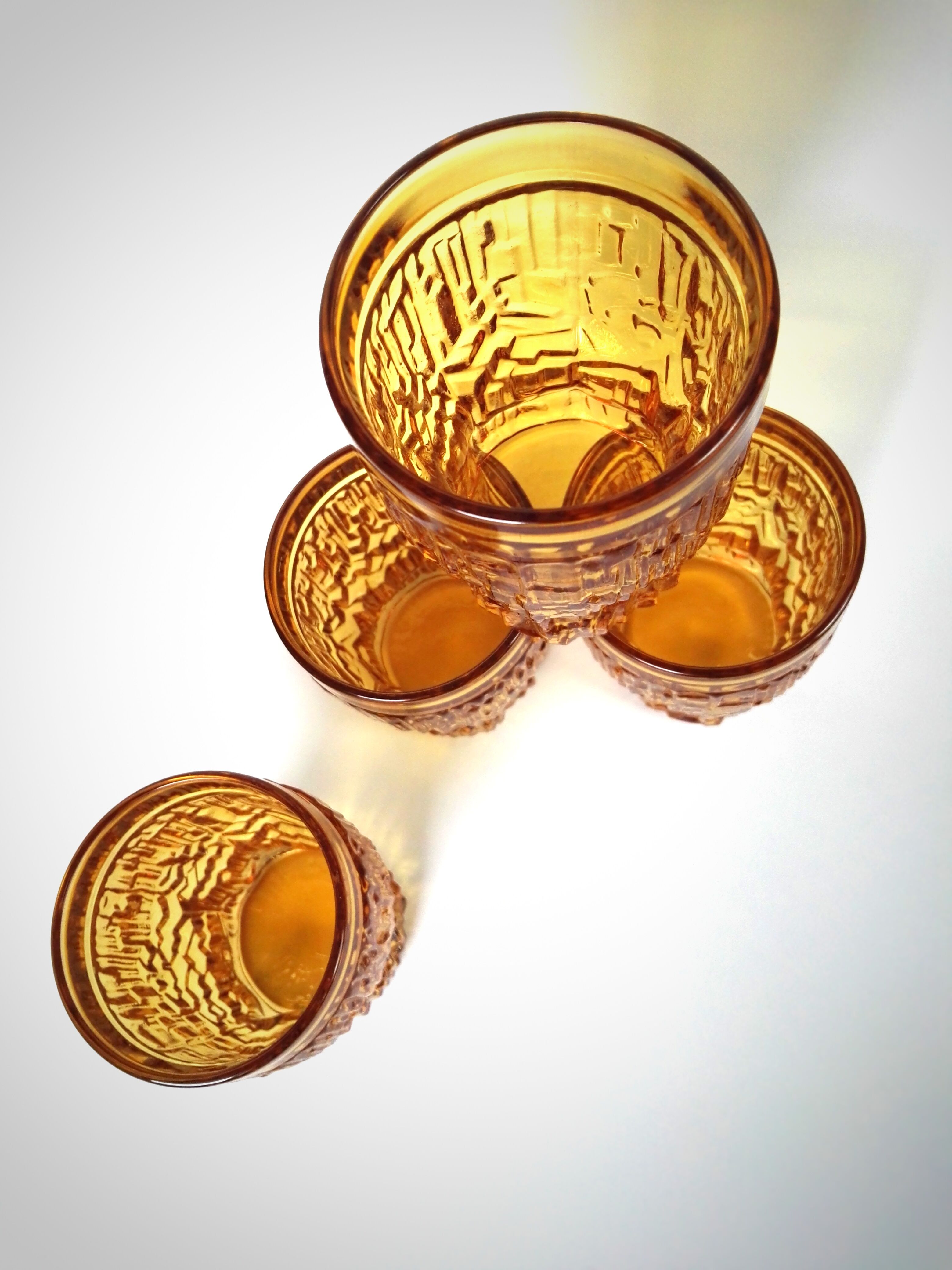 Set de 4 verres ambrés années 70
