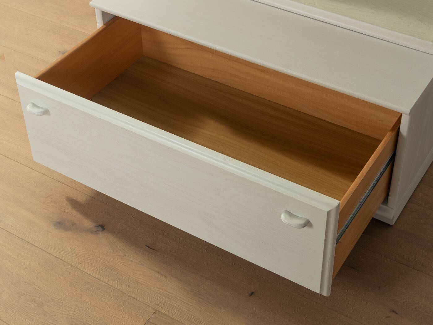 Illuminated display case from the 80s