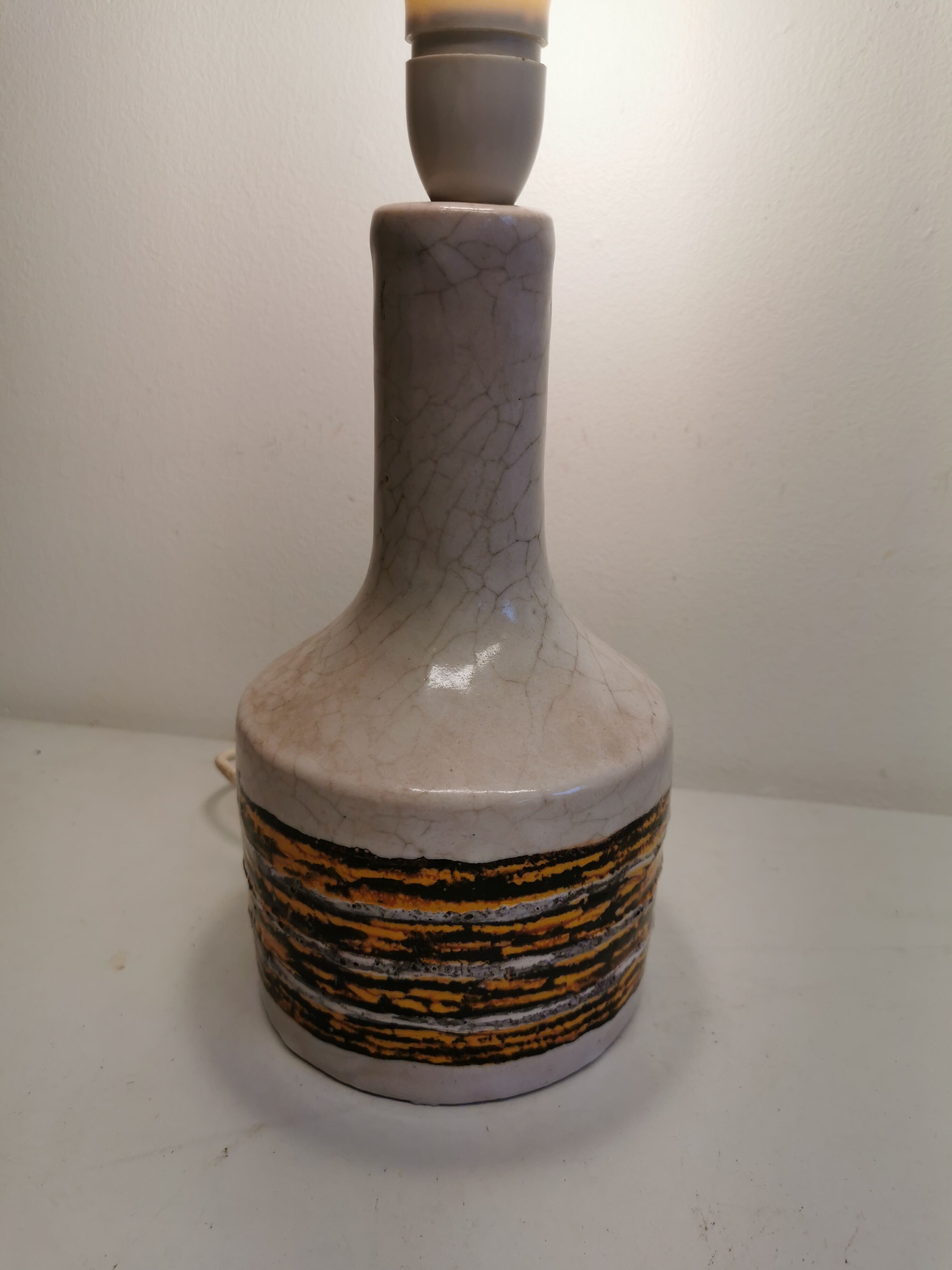 Italian table lamp in beautiful cracked glaze. estimated 1960s
