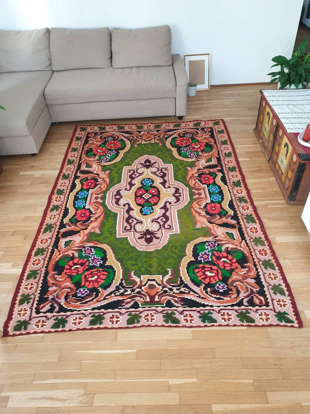 Tapis floral tissé à la main Roumanie 244x165cm