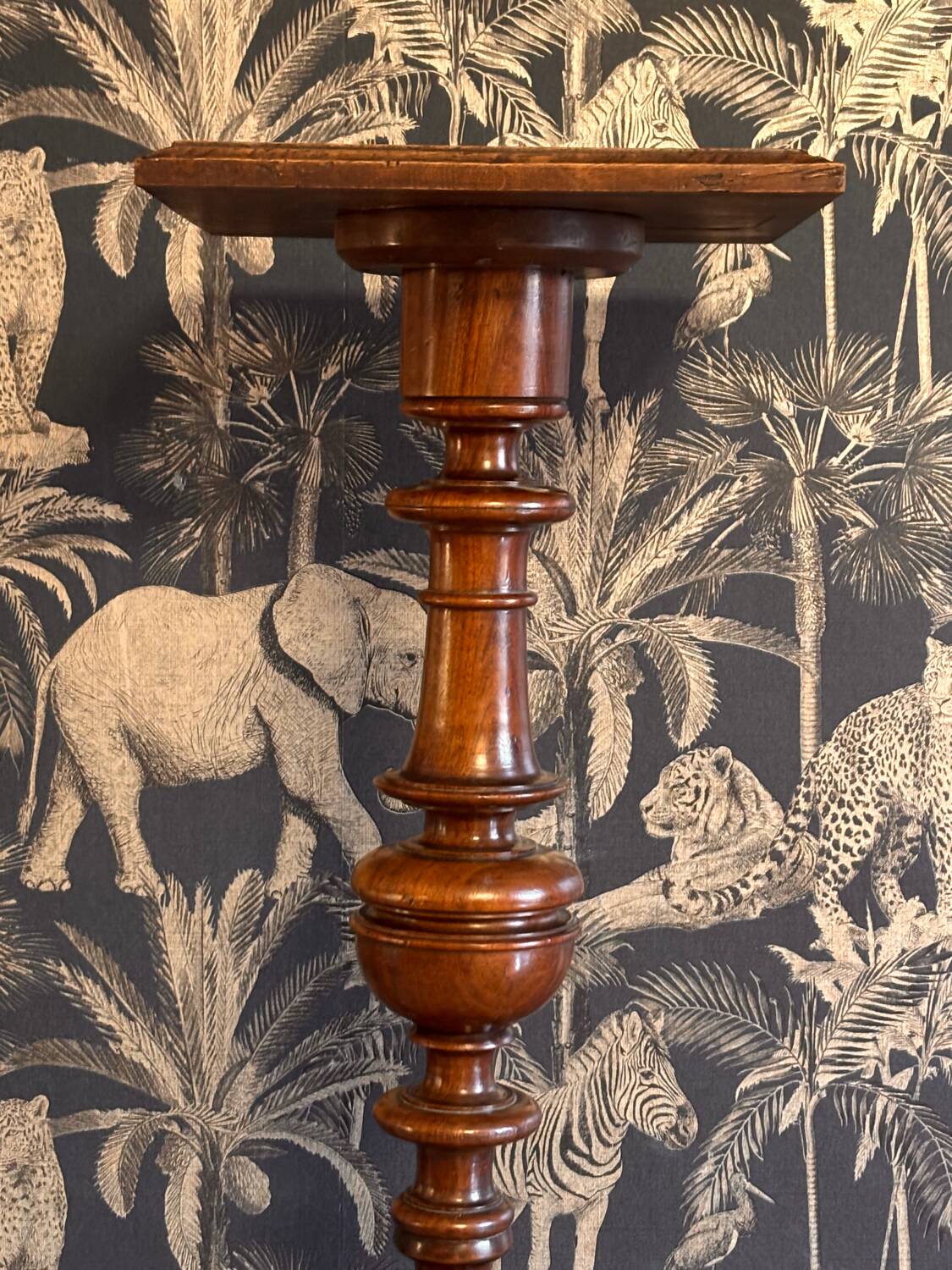 Colonne sellette noyer xixeme