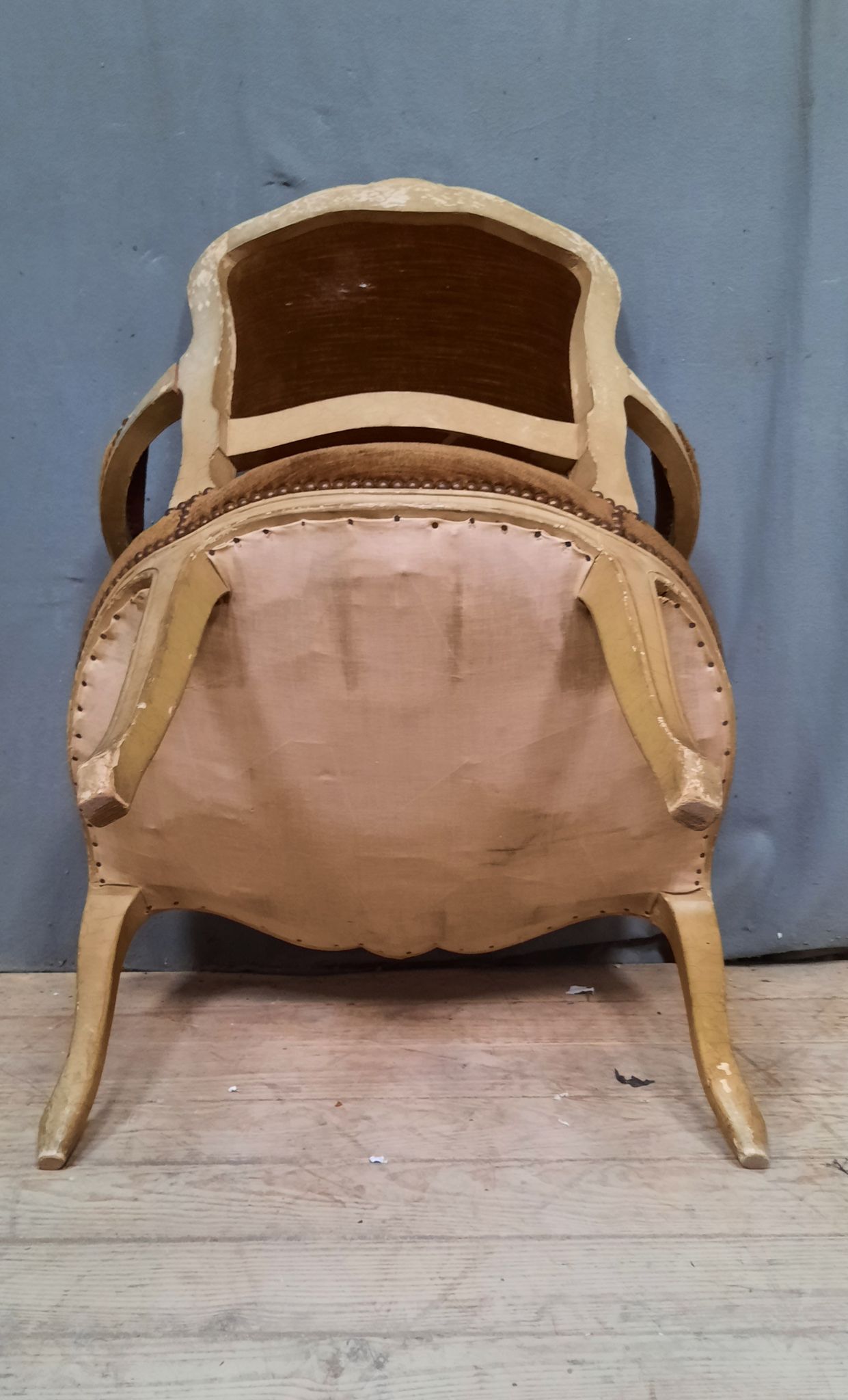 Fauteuil marron  style Louis XV