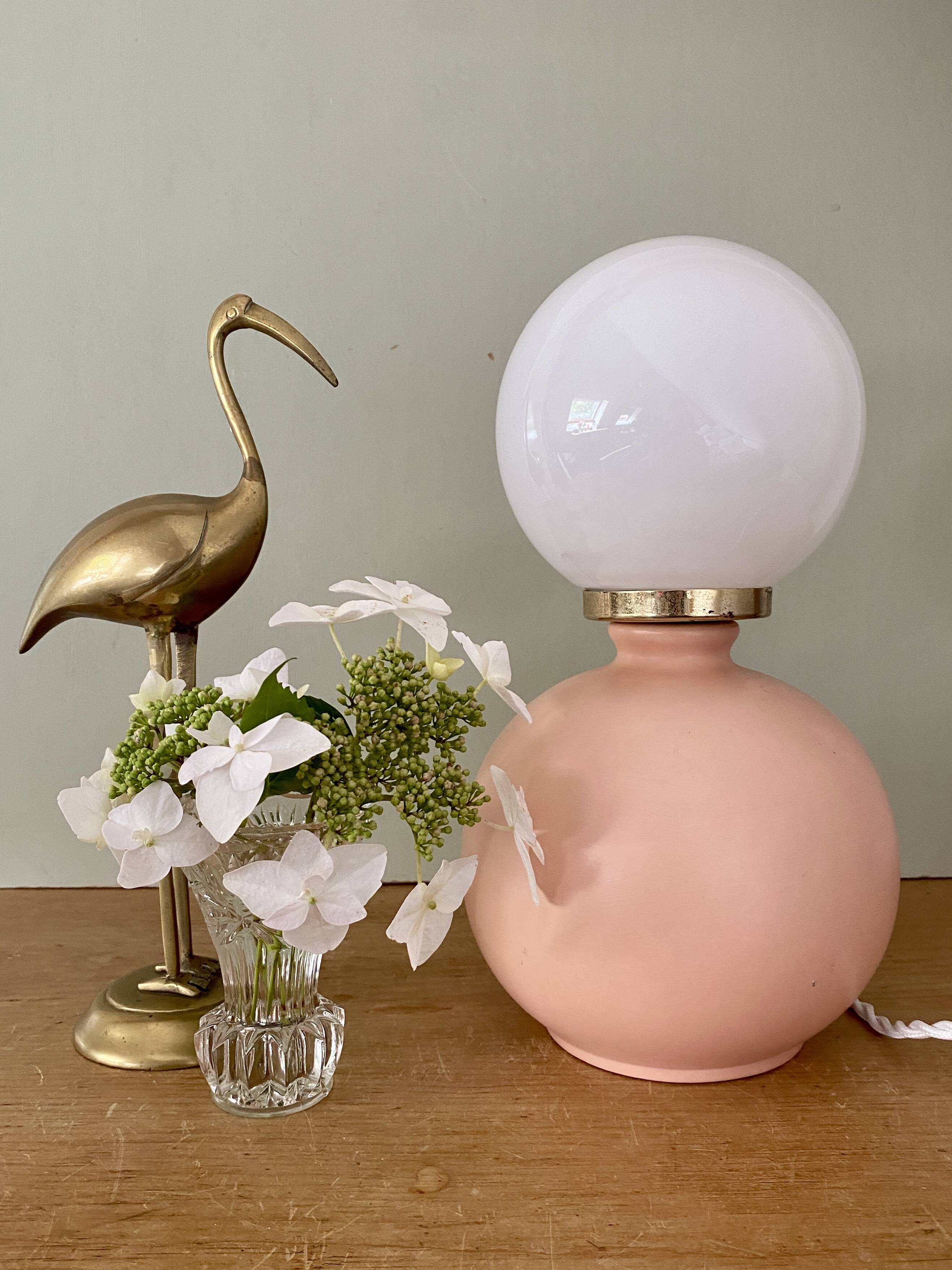 Vintage table lamp in pink ceramic and white opaline