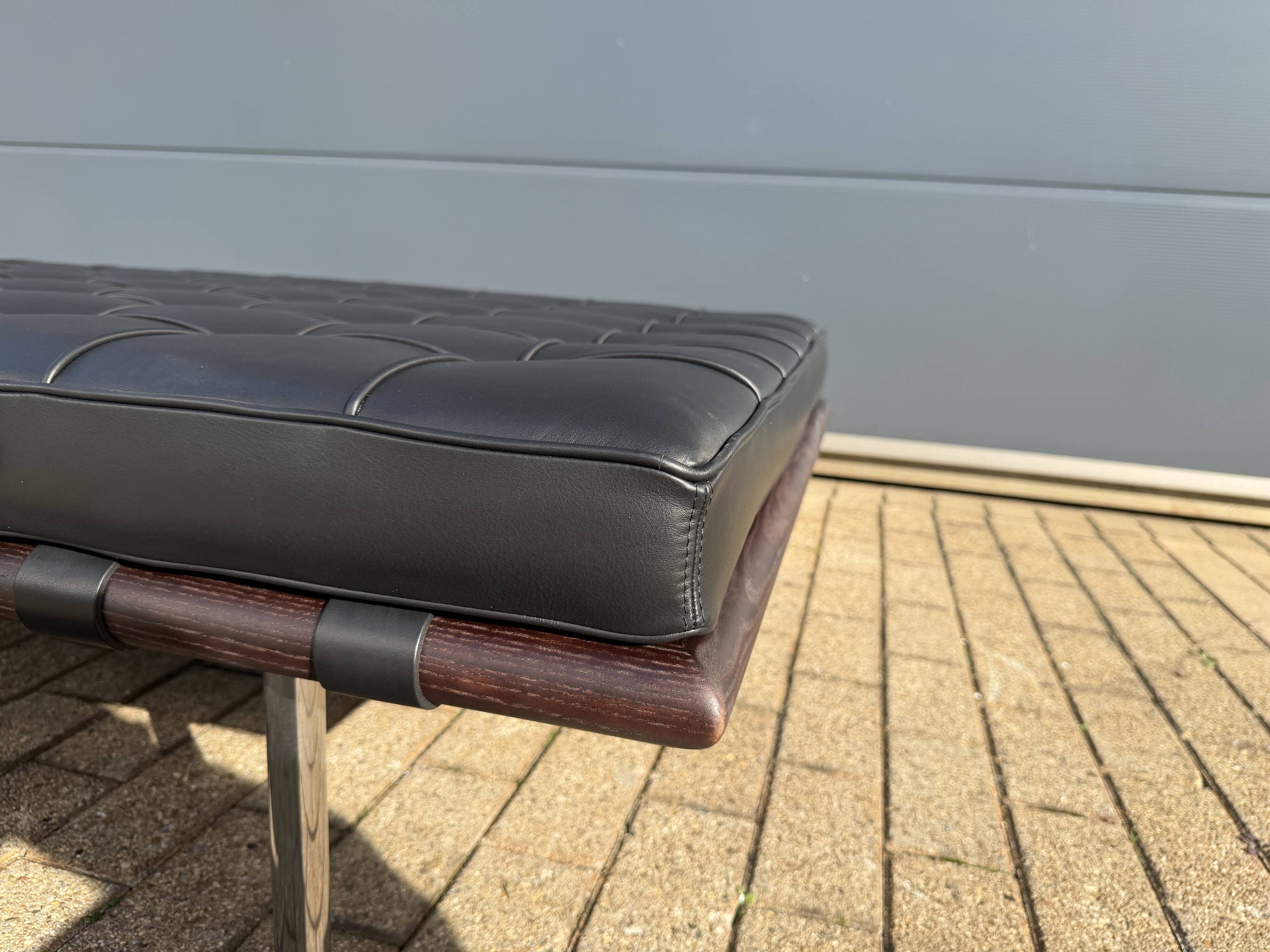 Knoll Barcelona Daybed Black Sabrina leather AS NEW!! Mies van der Rohe