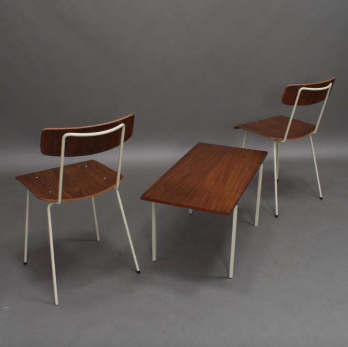 Chairs and bedroom table in Auping teak 50s