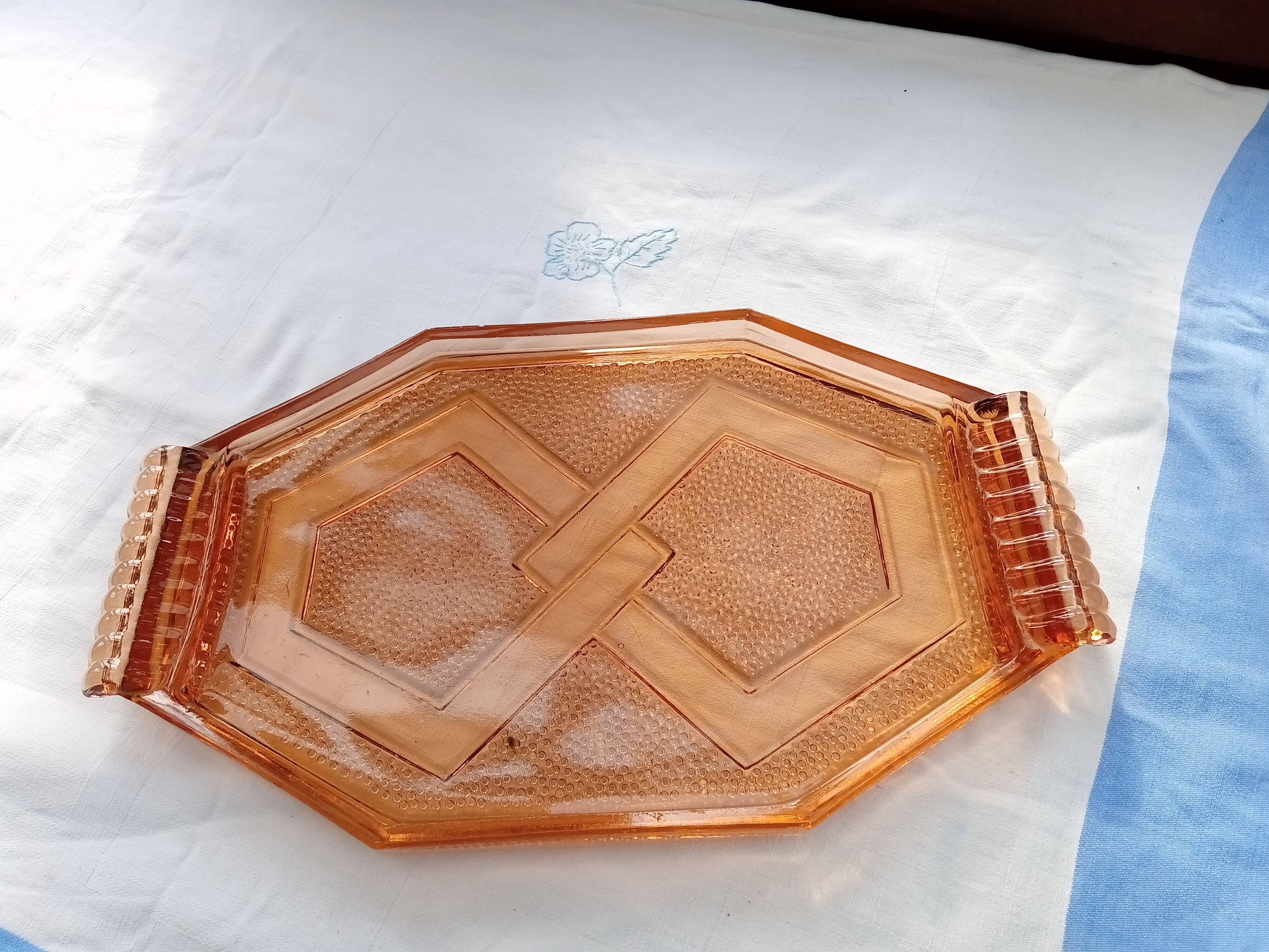 Plateau en verre rose