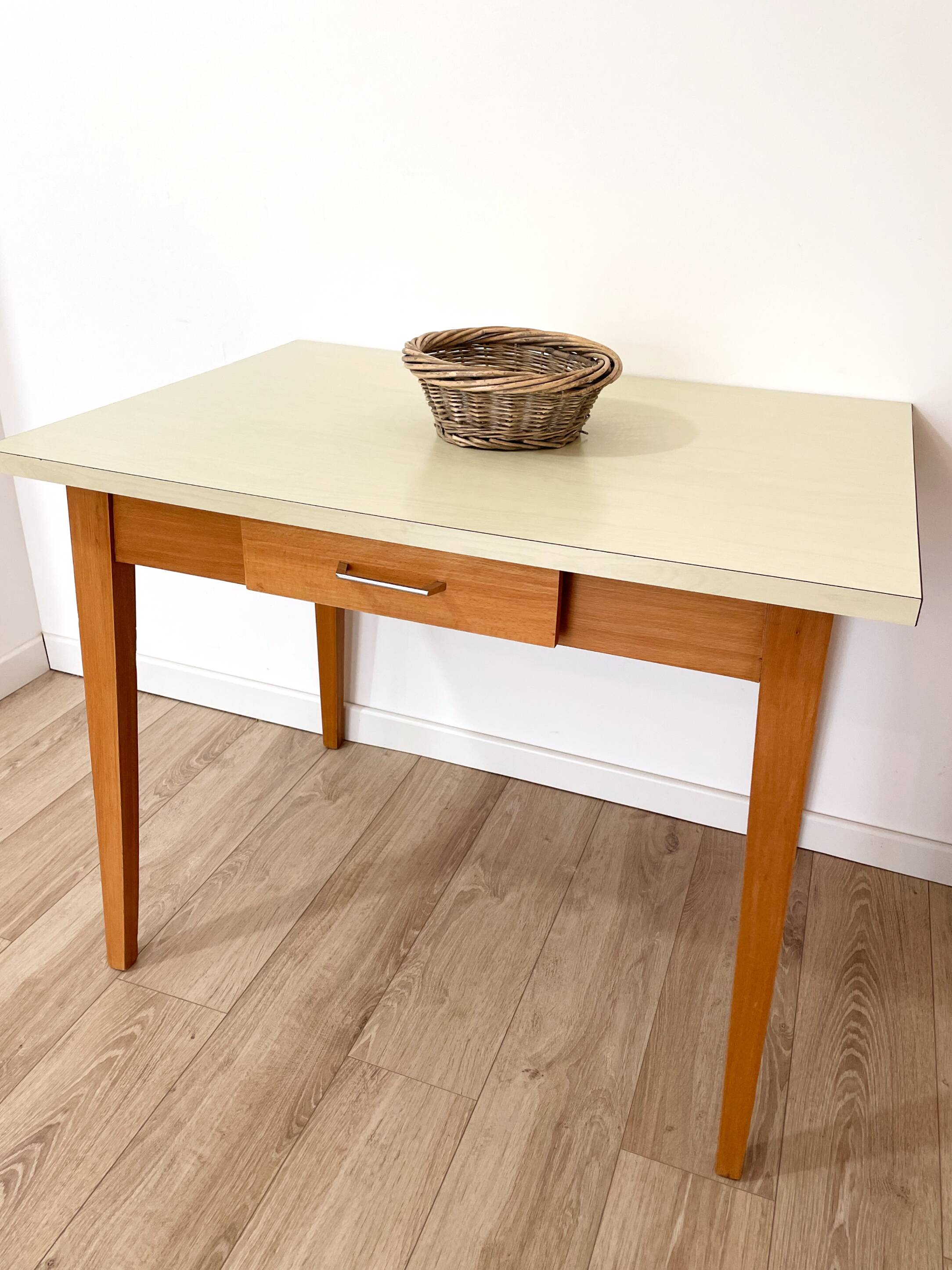 Formica table