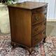 Commode anglaise en noyer des années 1950