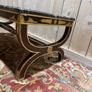 Table basse de style Empire