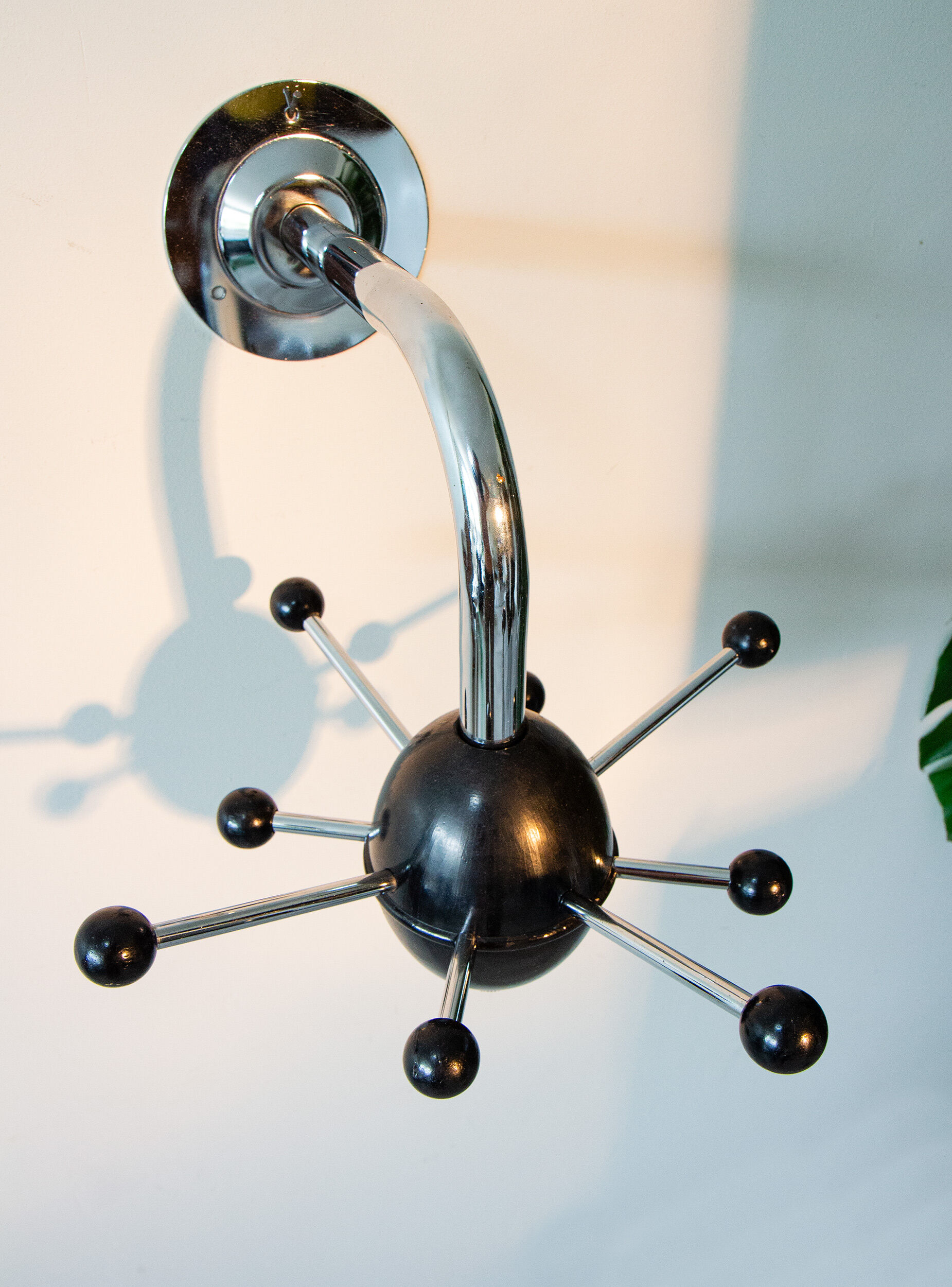 Wall-mounted rack Sputnik